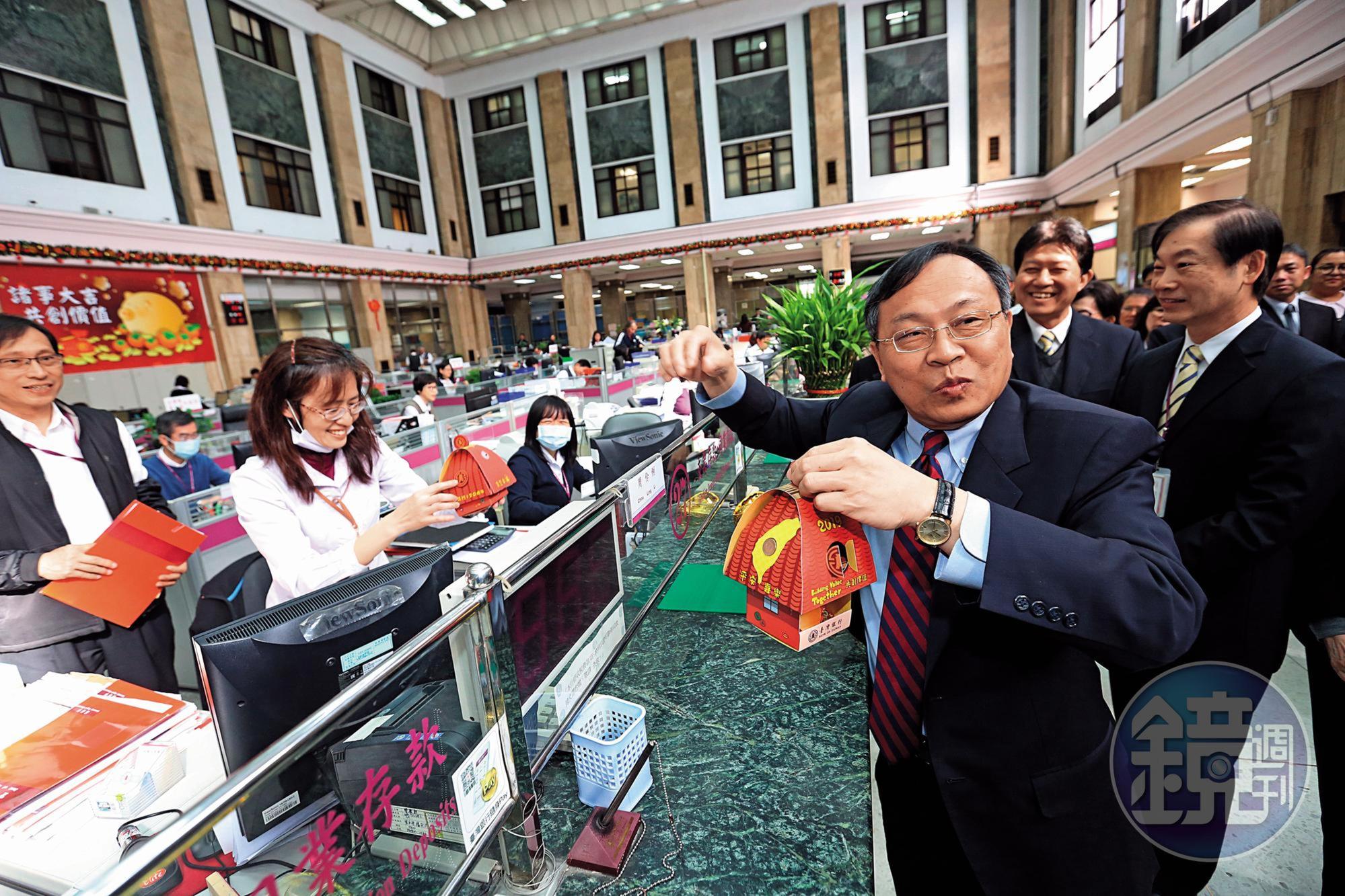 過去台銀在淨值、存款以及放款餘額，都高居同業之冠，如今出現鉅額呆帳，讓呂桔誠壓力很大。