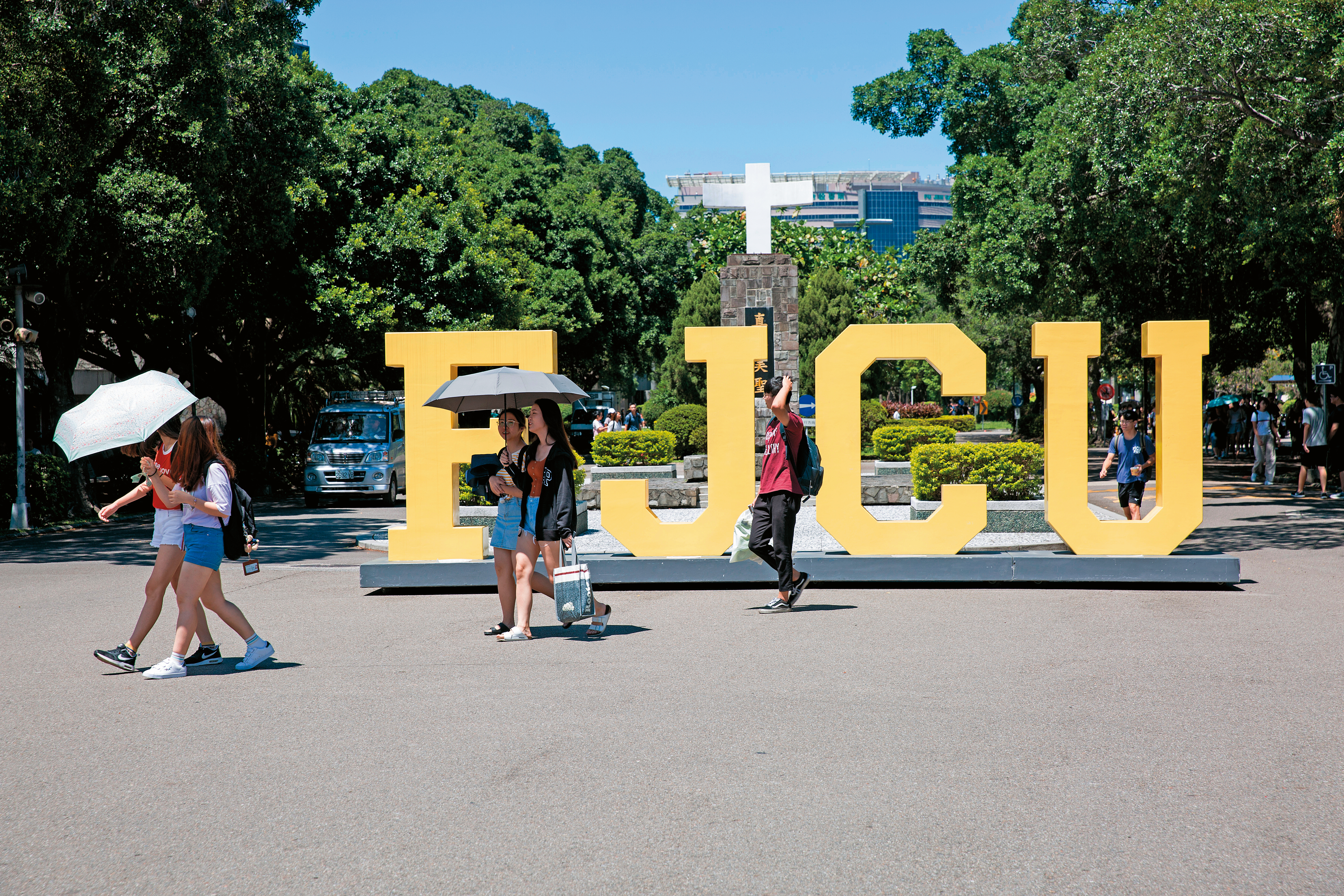 有不明人士闖進輔大校園進行PUA測試，不斷找女大生搭訕。（示意圖，本刊資料照）