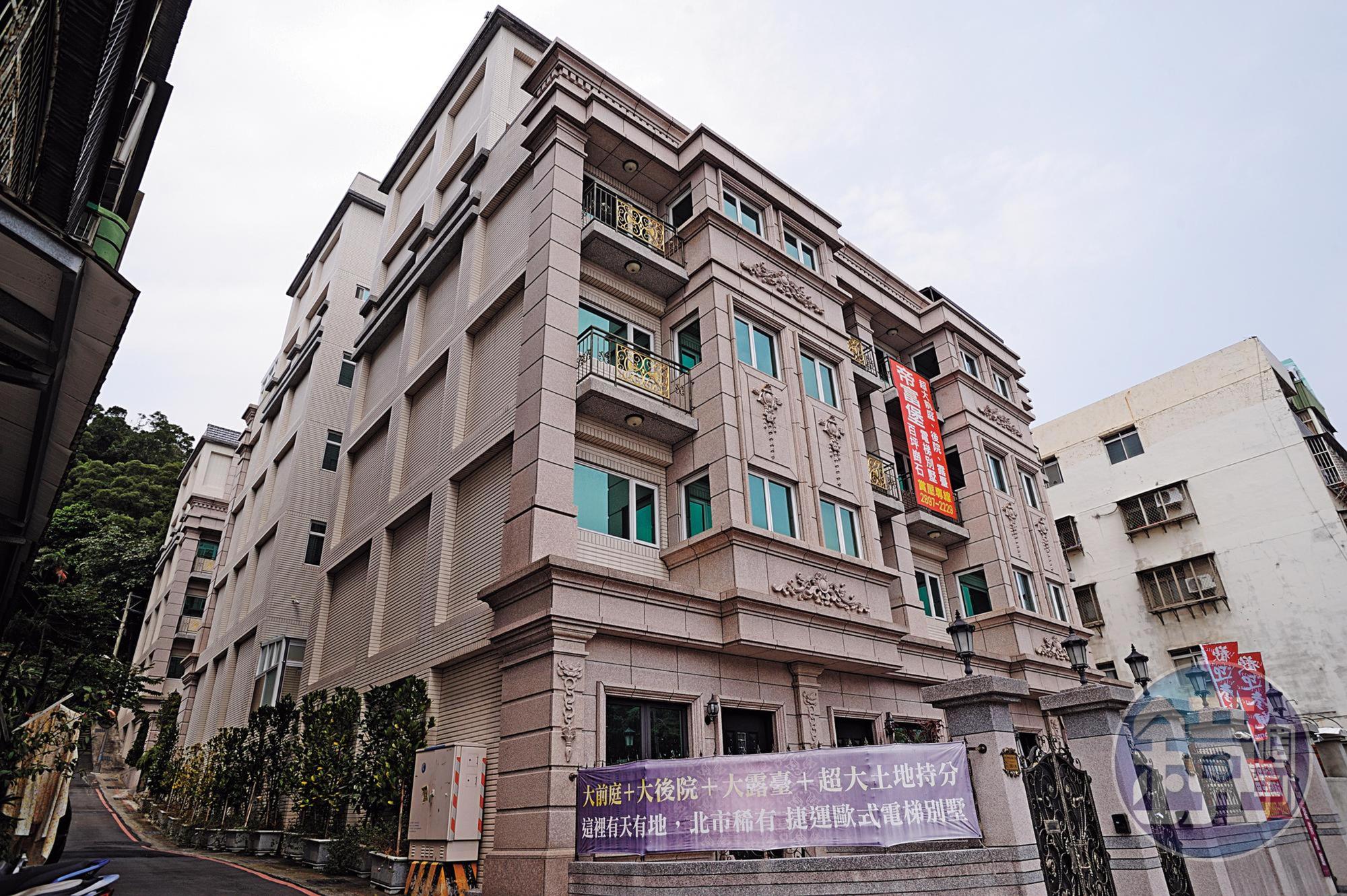 警政署高階督察陳文智新購的透天豪宅「帝富堡」,6樓建物堂皇富麗又氣派。