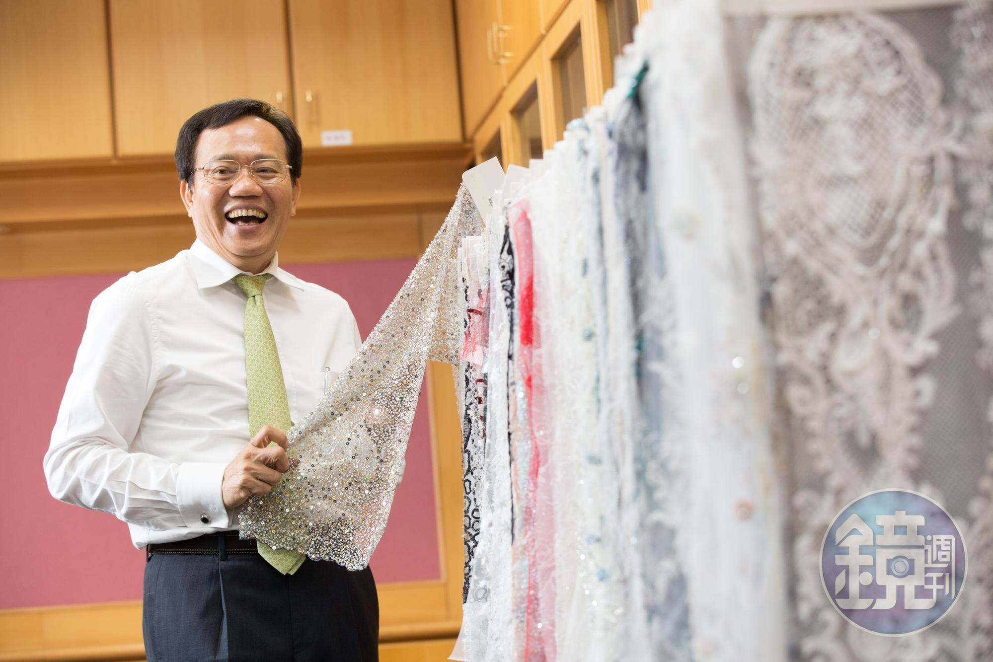 王明祥生產的蕾絲平均單價25美元，是紡織業單價最高的產品。