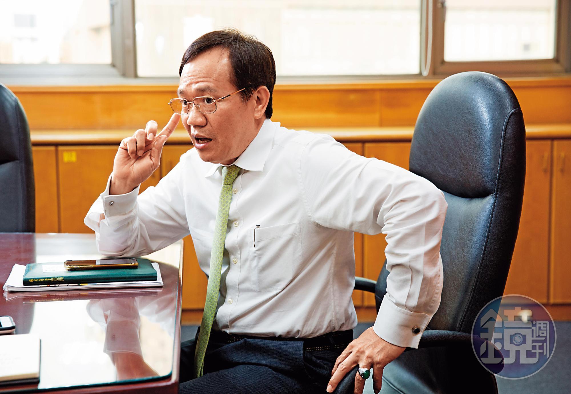 至今偉特9成以上的設計圖，王明祥都會檢視並修改。