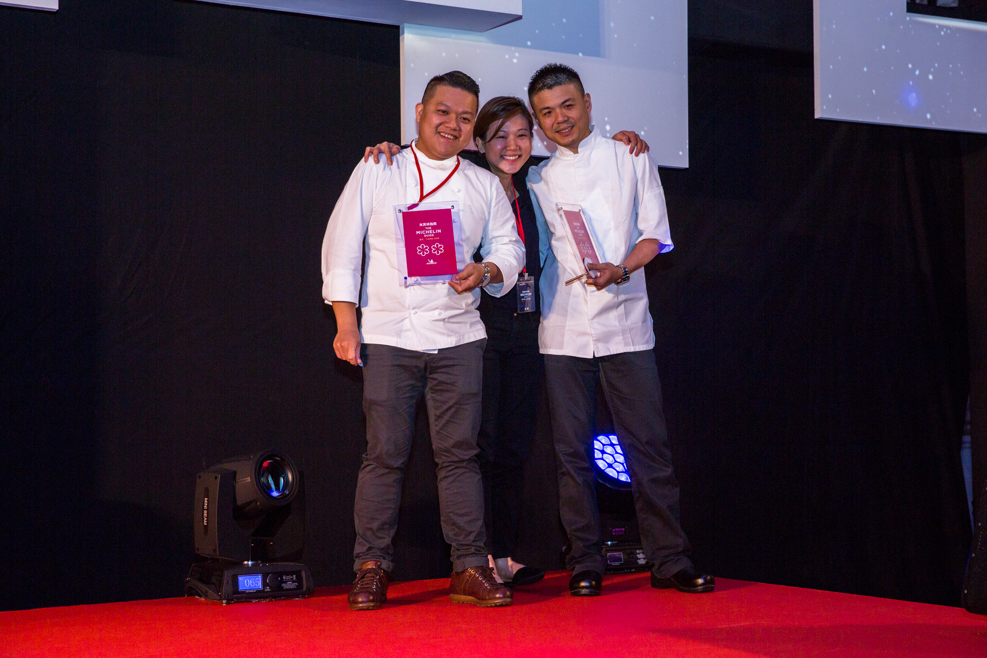 1星升2星的「Taïrroir態芮」主廚何順凱（左）、「RAW」主廚黃以倫（右）有惺惺相惜的好交情。