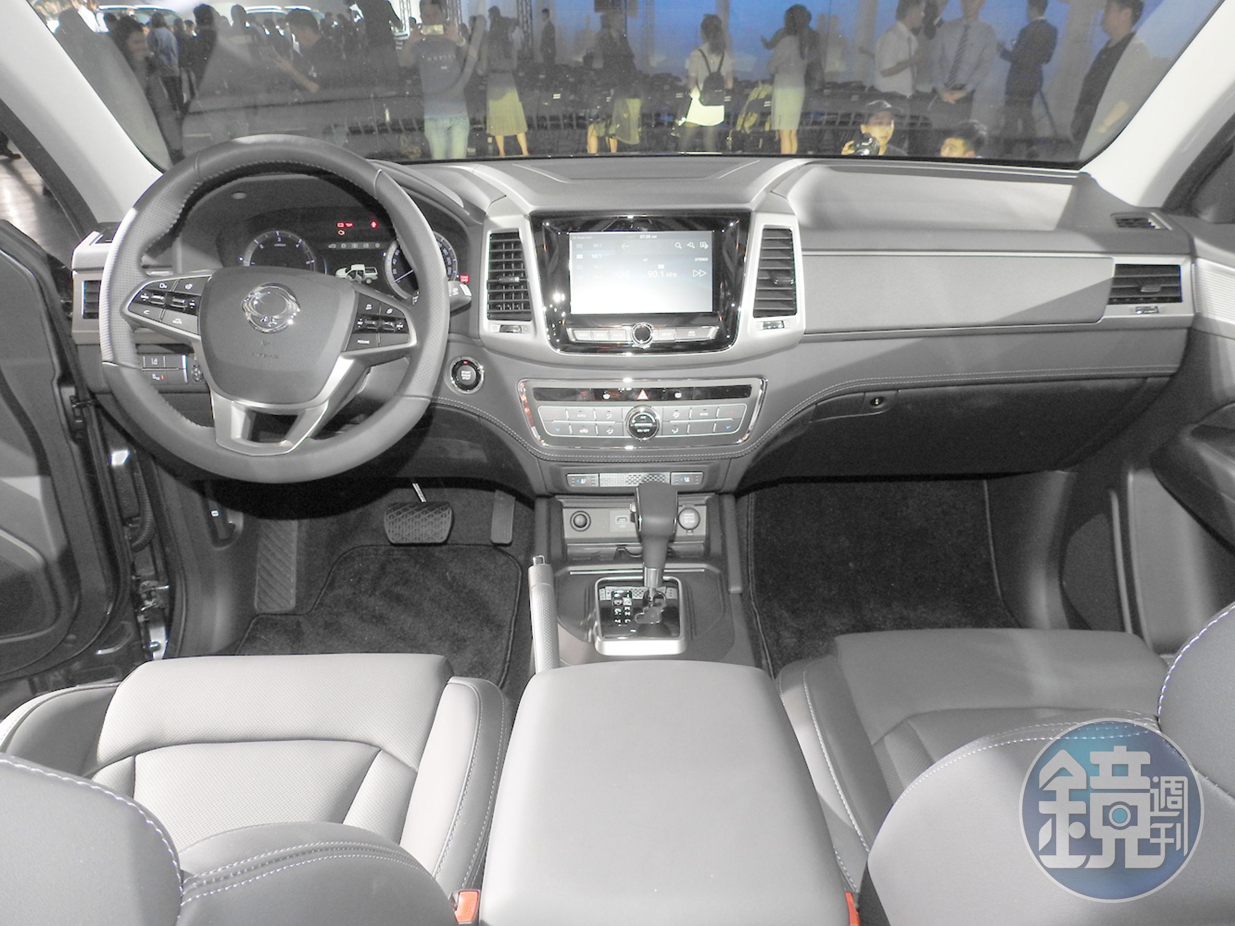 REXTON SPORTS搭載7吋3模式數位動態儀表板，以及8吋可觸控的多功能資訊整合系統，而現今消費者相當重視的Apple Carplay / Android Auto智慧型手機連結功能也是完整奉上。