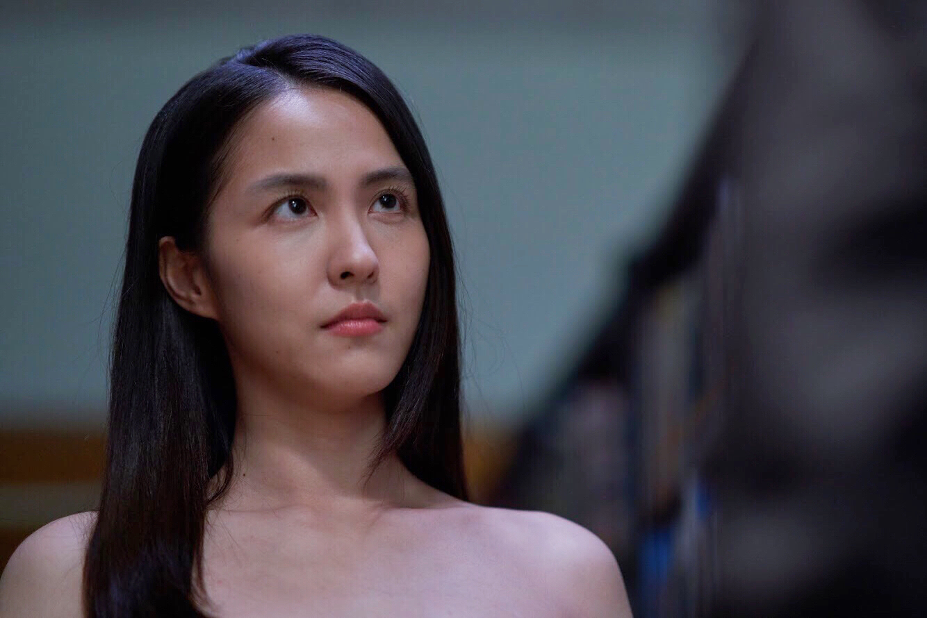 魏蔓在《愛情白皮書》獻出最大尺度，只穿Nu Bra就上陣。（東森提供）