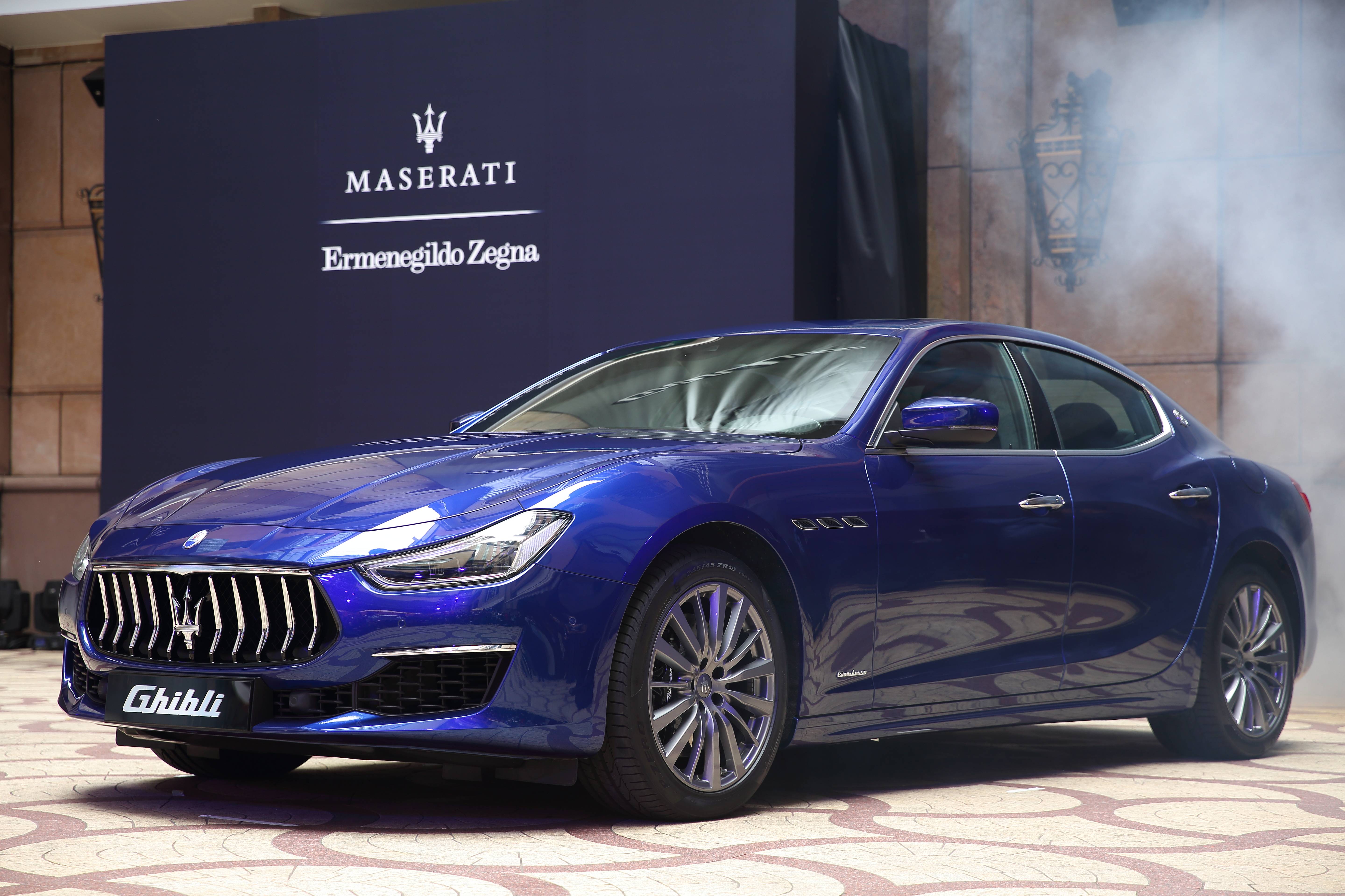 騰輝鋁基板成功打入瑪莎拉蒂供應鏈，成為LED散熱頭燈板材。（東方IC）