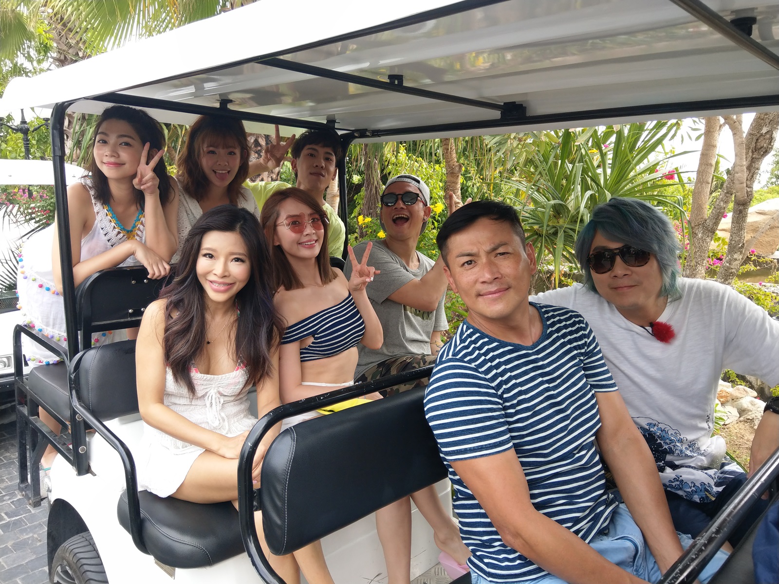 《飢餓遊戲》江宏恩、阿Ben白吉勝、林進、李愛綺、賴薇如、徐瑋吟（鮪魚）、曾智希等一起前往越南。（中視提供）。