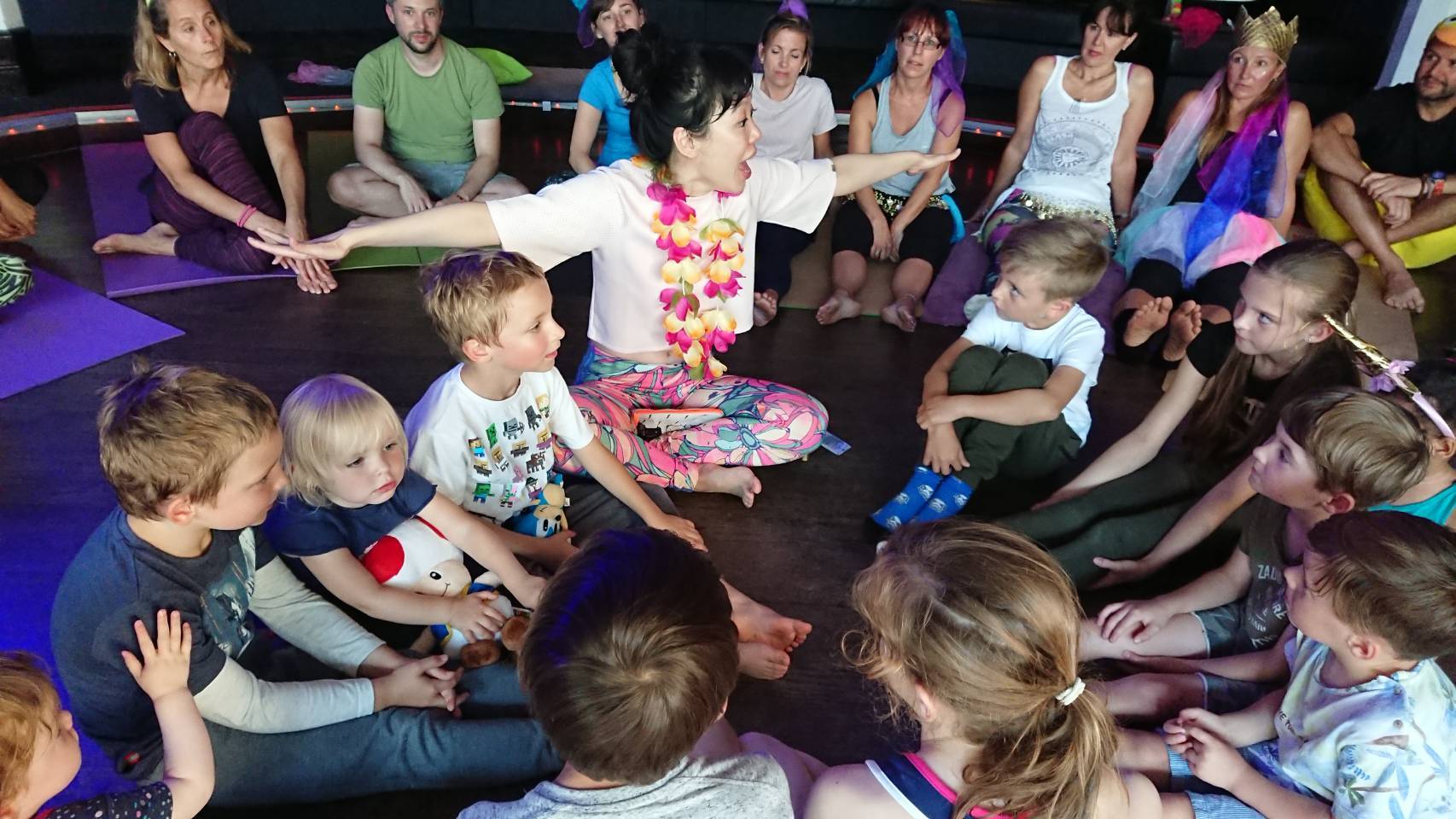 Christina是體適能及瑜伽老師，也常受邀至許多外商企業演講。（林芳怡提供）