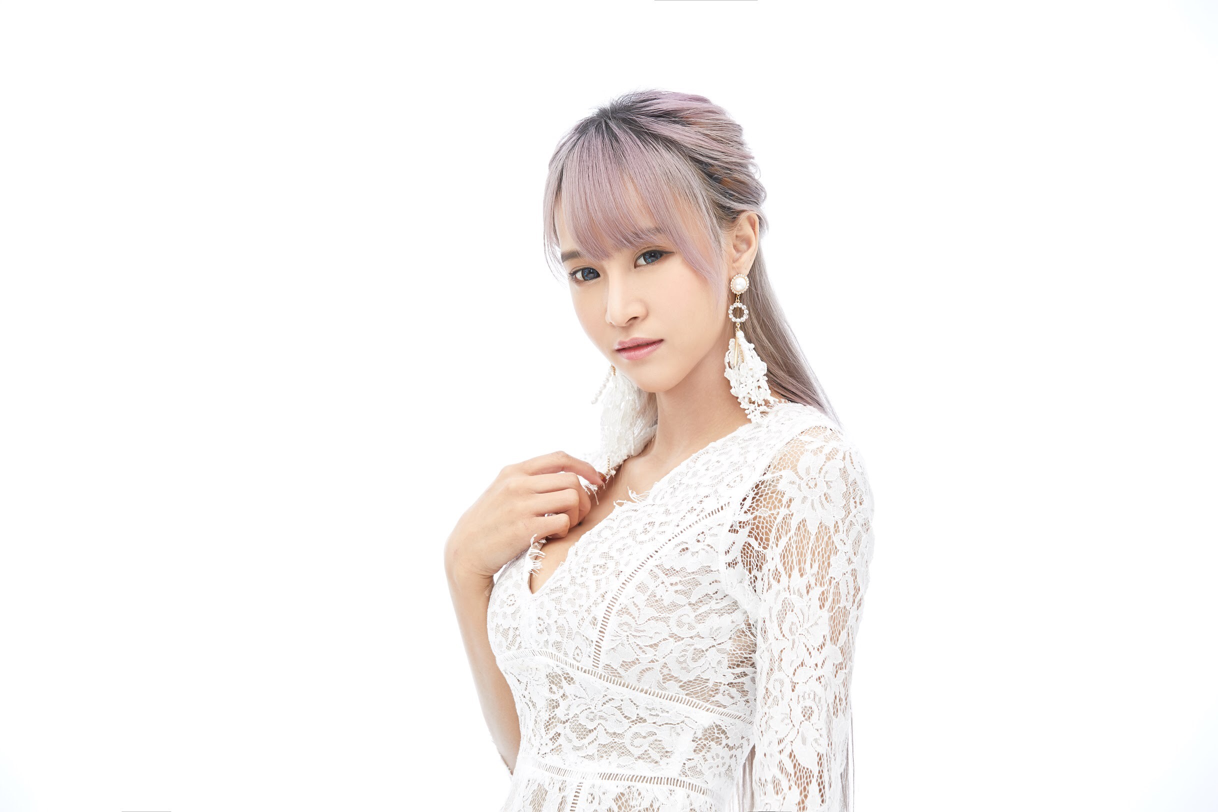 美聲歌姬張聖子（小露）將代表台灣參賽「SKECHERS SUNDOWM FESTIVAL 亞洲音樂節」。（玩樂主義娛樂整合工作室提供）