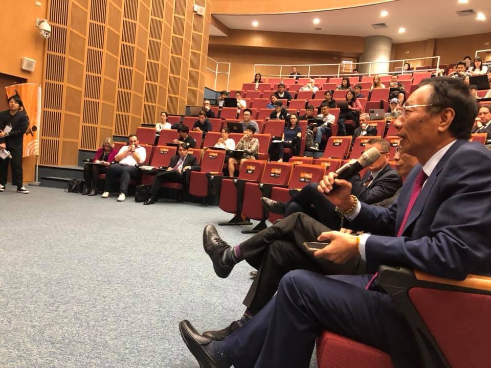 被外界解讀將支持韓國瑜選總統，郭董臉書發文澄清「支持對台灣最好的人」。（翻攝自許毓仁臉書）