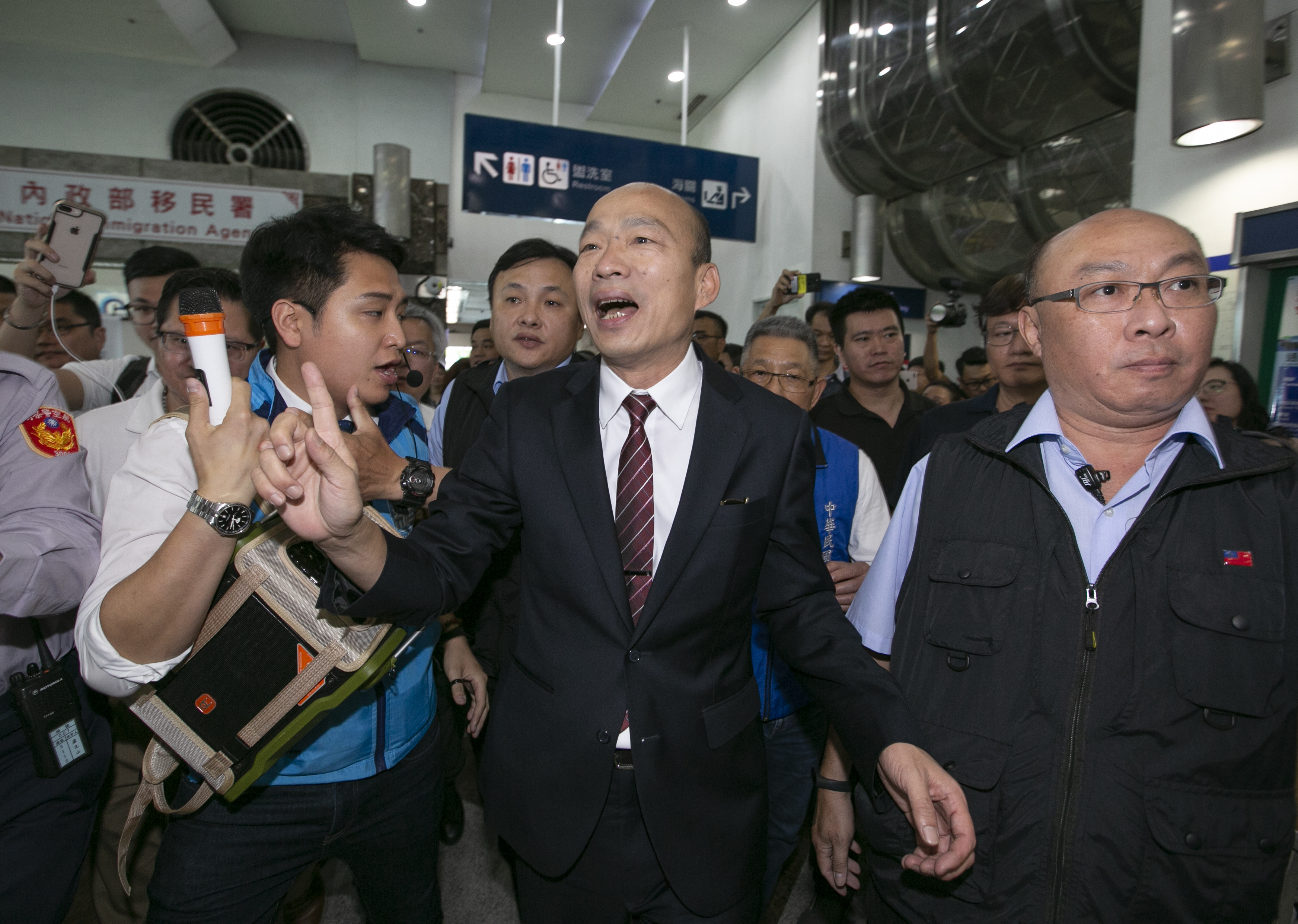 韓國瑜訪美批台灣過去因為3任法律系總統，經濟被搞成殘廢。