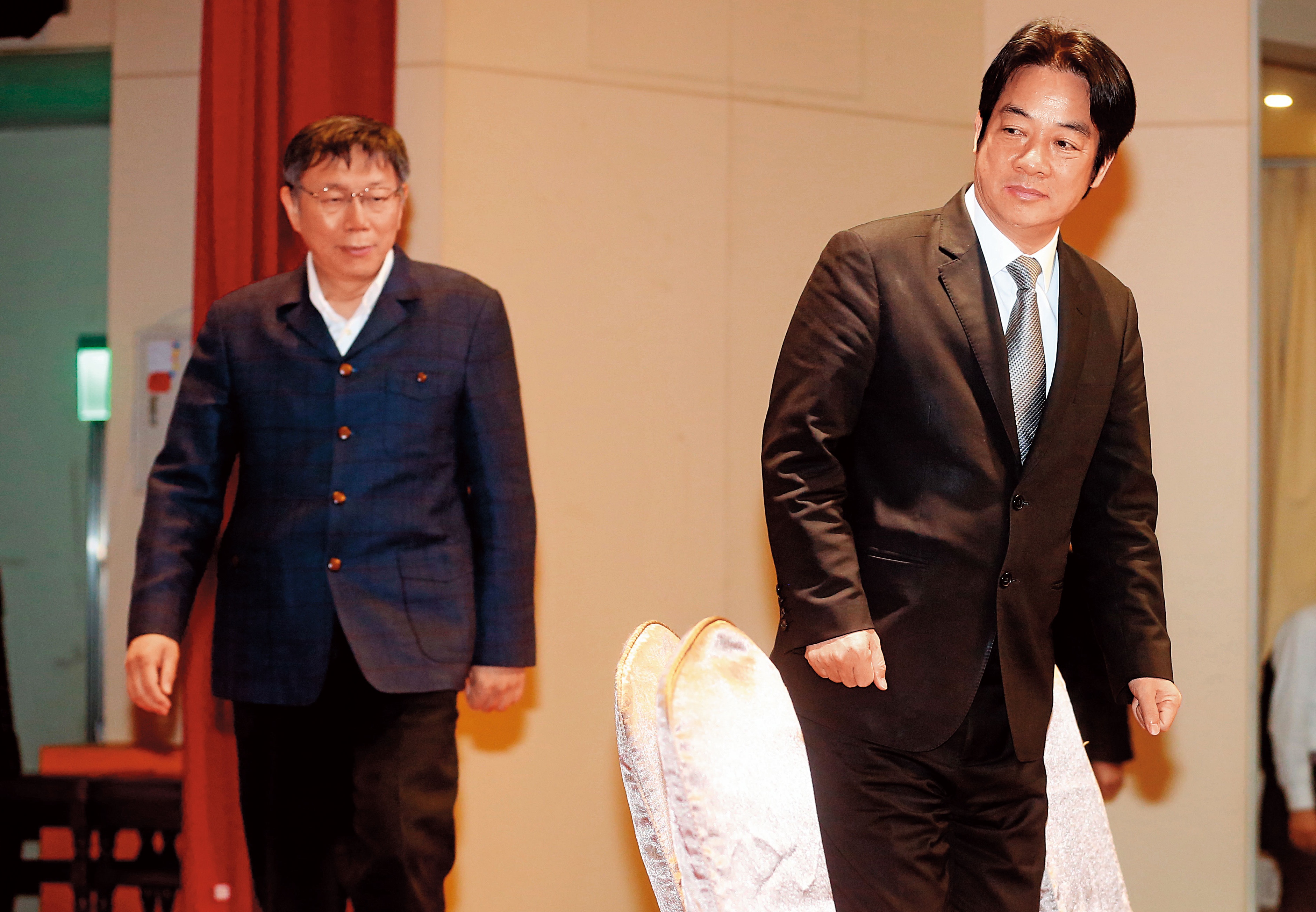 有綠營黨政高層認為,賴出線反而助柯攻占中間選民。