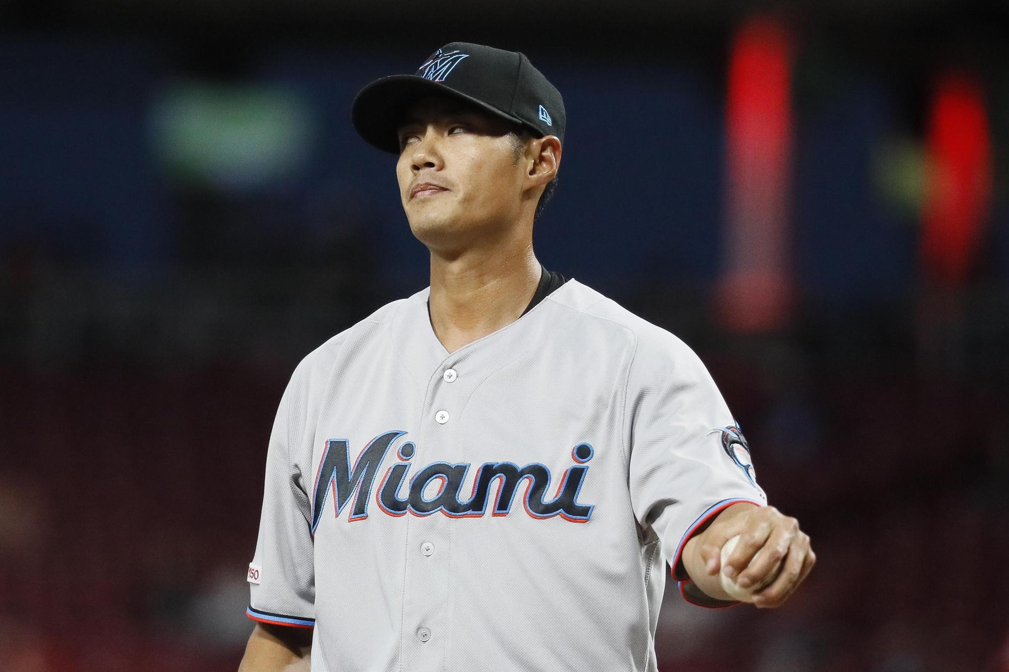 陳偉殷中繼1局責失2分，最終馬林魚於延長14局以1比3敗給費城人。（東方IC）