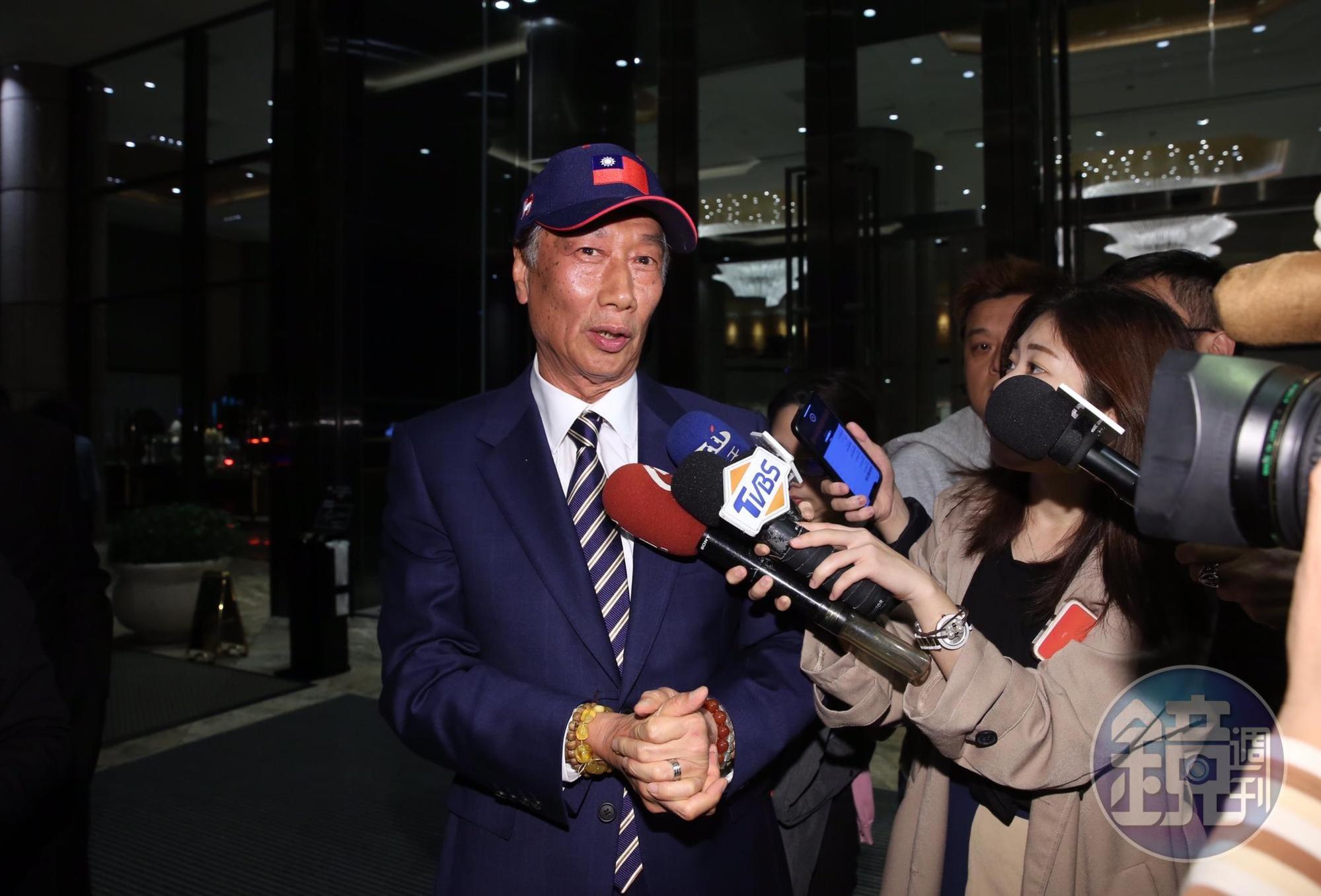 被追問力挺韓國瑜選總統風波一事，郭董僅表示，「我不曉得你們在說什麼，我今天一直忙到現在，今天不講外面的新聞。」