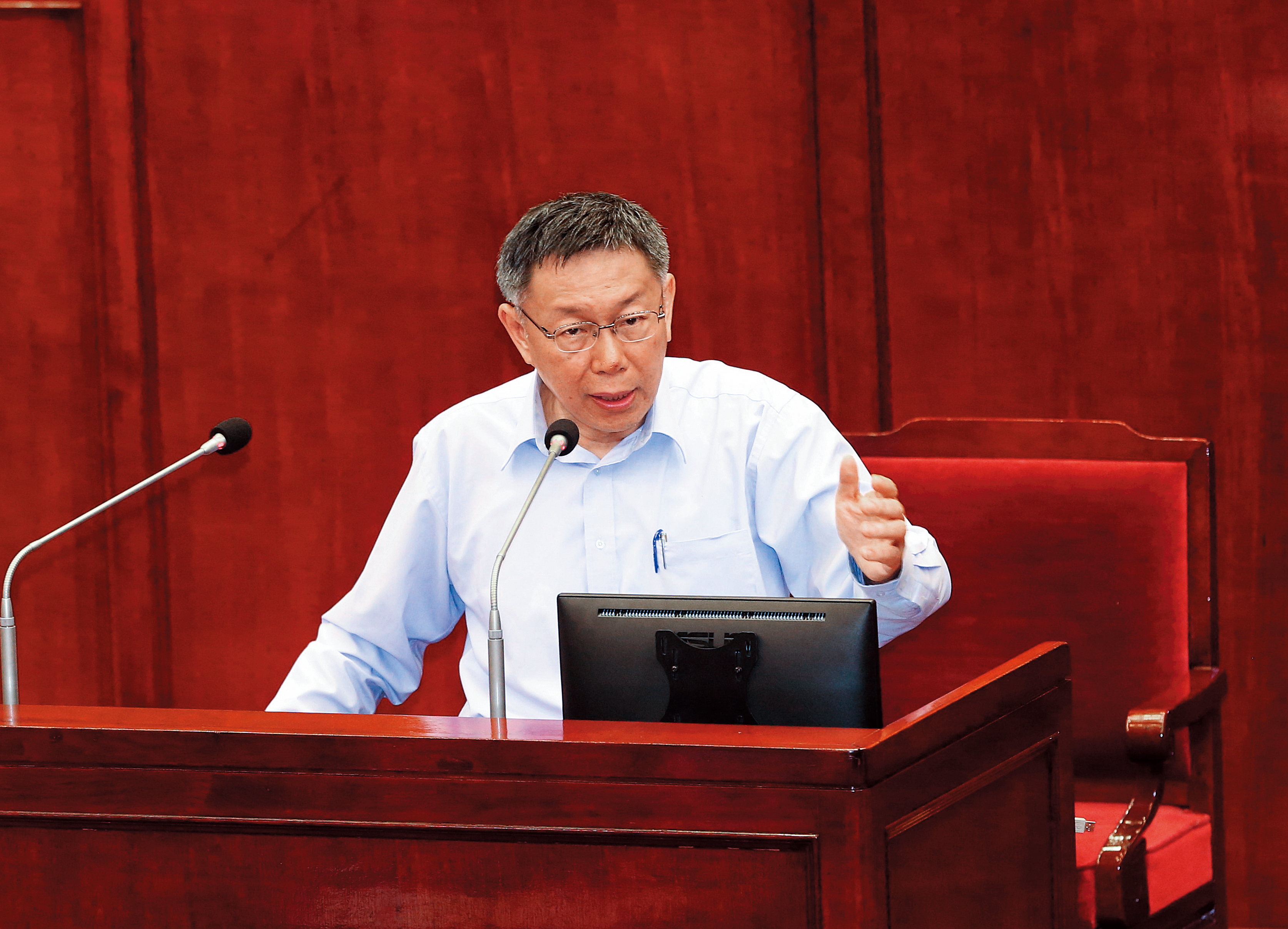 台北市長柯文哲自認掃毒有成,如今爆發彩券行販毒,慘遭打臉。