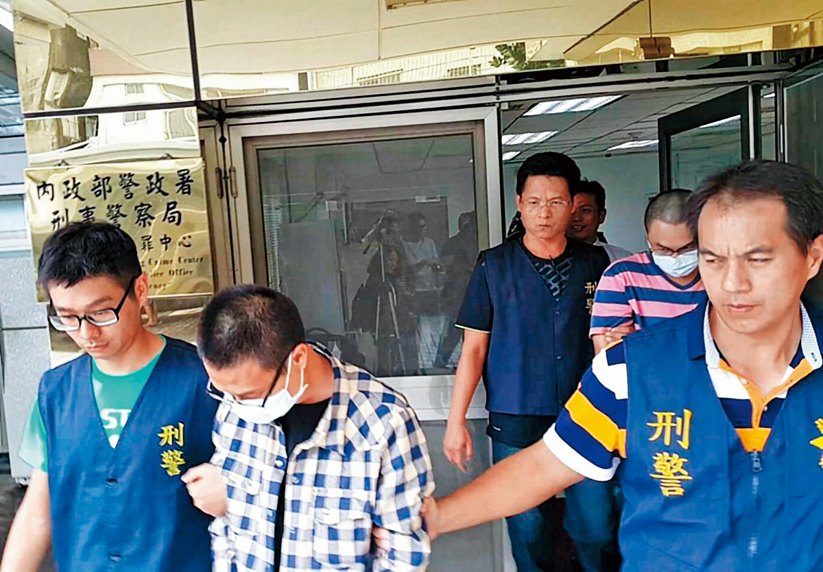 檢警前年8月逮捕跨國運毒的3名嫌犯。（警方提供）