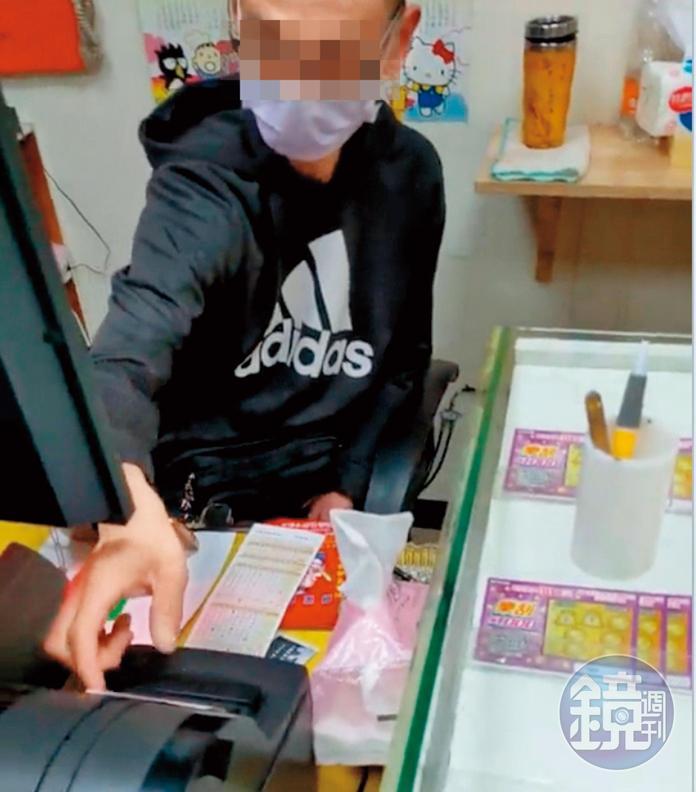 販毒的殘障人士年約40歲,長期在彩券行顧店。