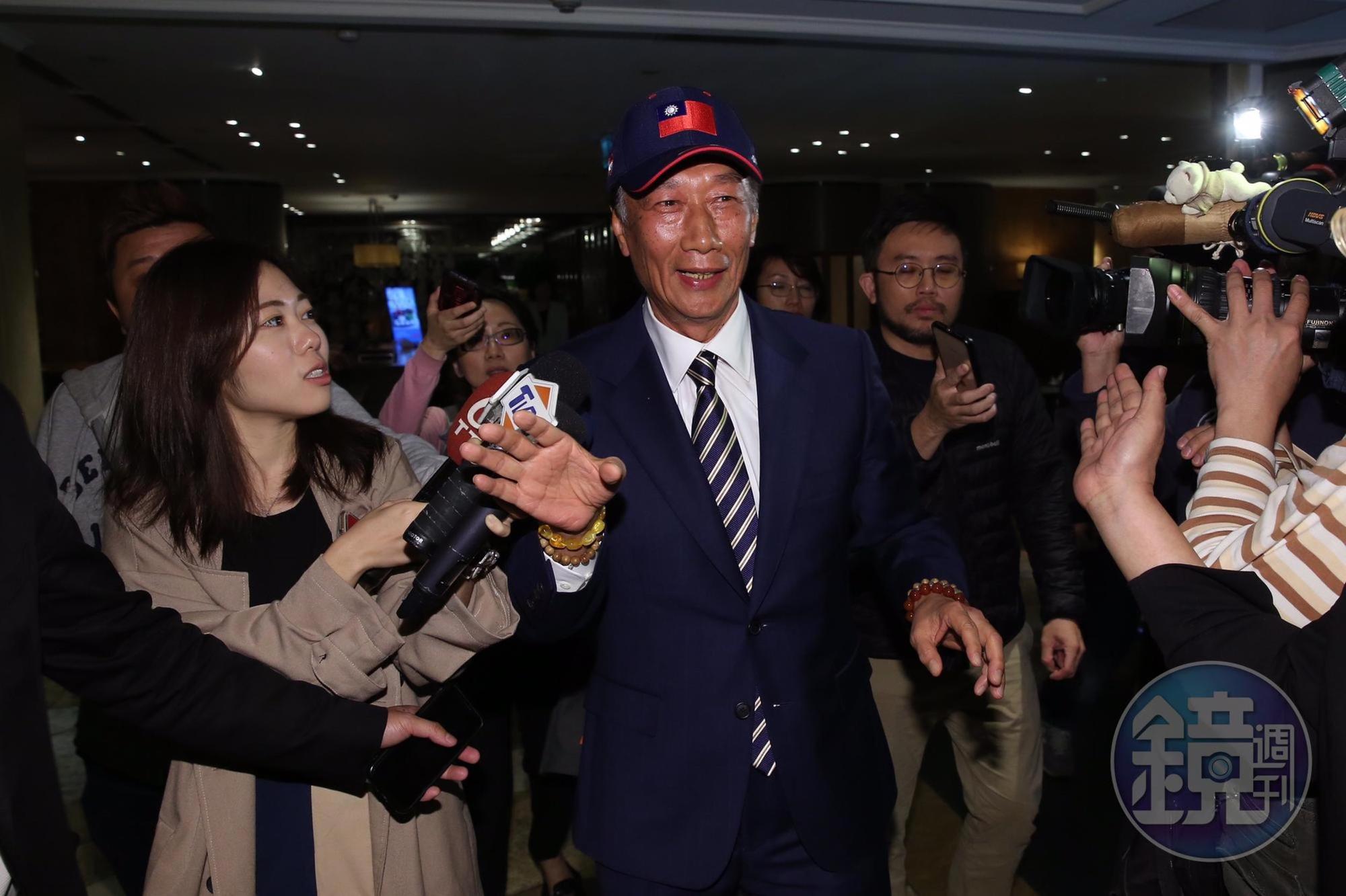 鴻海董事長郭台銘16日早上出席活動,首度鬆口將考慮參選2020年總統。