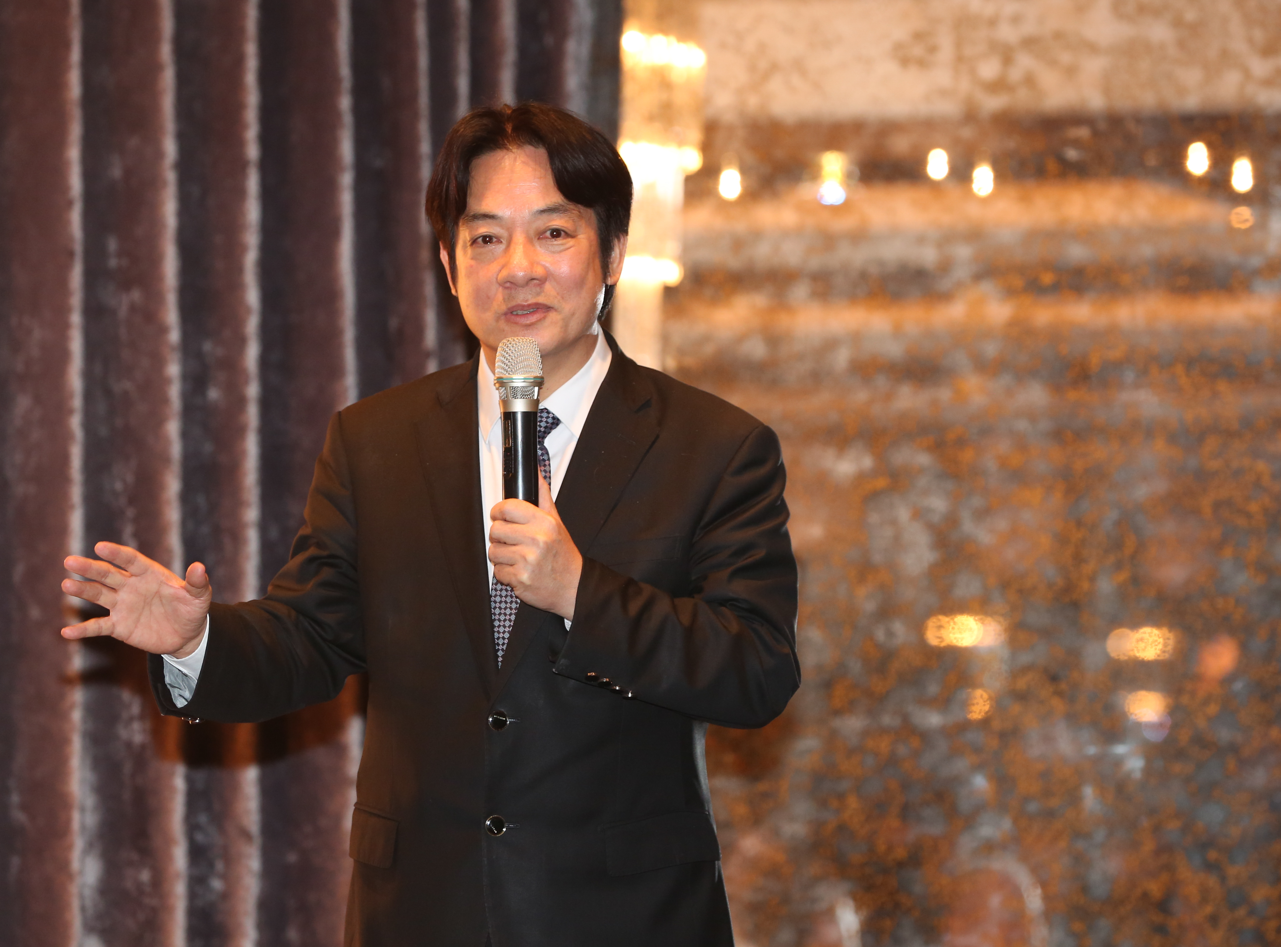 賴清德表示，歡迎願為國家承擔責任的人出來爭取，讓國家持續進步。