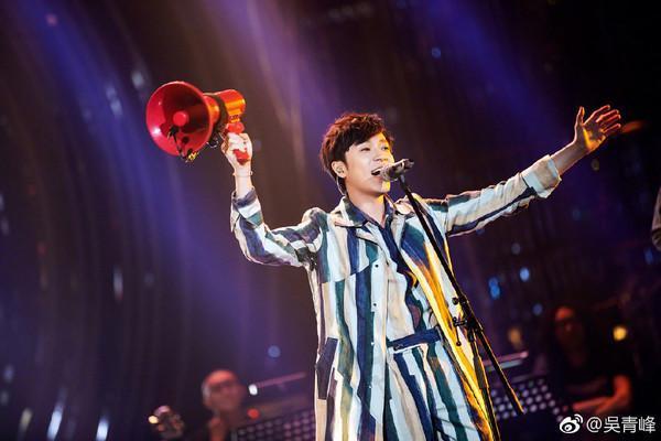 吳青峰參加陸綜《歌手2019》表現不俗。(翻攝吳青峰微博)