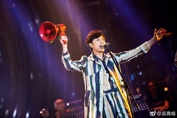 吳青峰參加陸綜《歌手2019》表現不俗。（翻攝吳青峰微博）