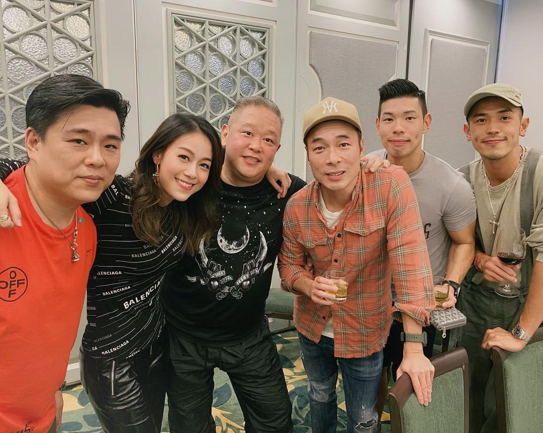 黃心穎月初在IG貼出與許志安等友人赴朋友生日趴的照片,根據影片內的服裝,推測就是這天「出事」。(翻攝自黃心穎IG)