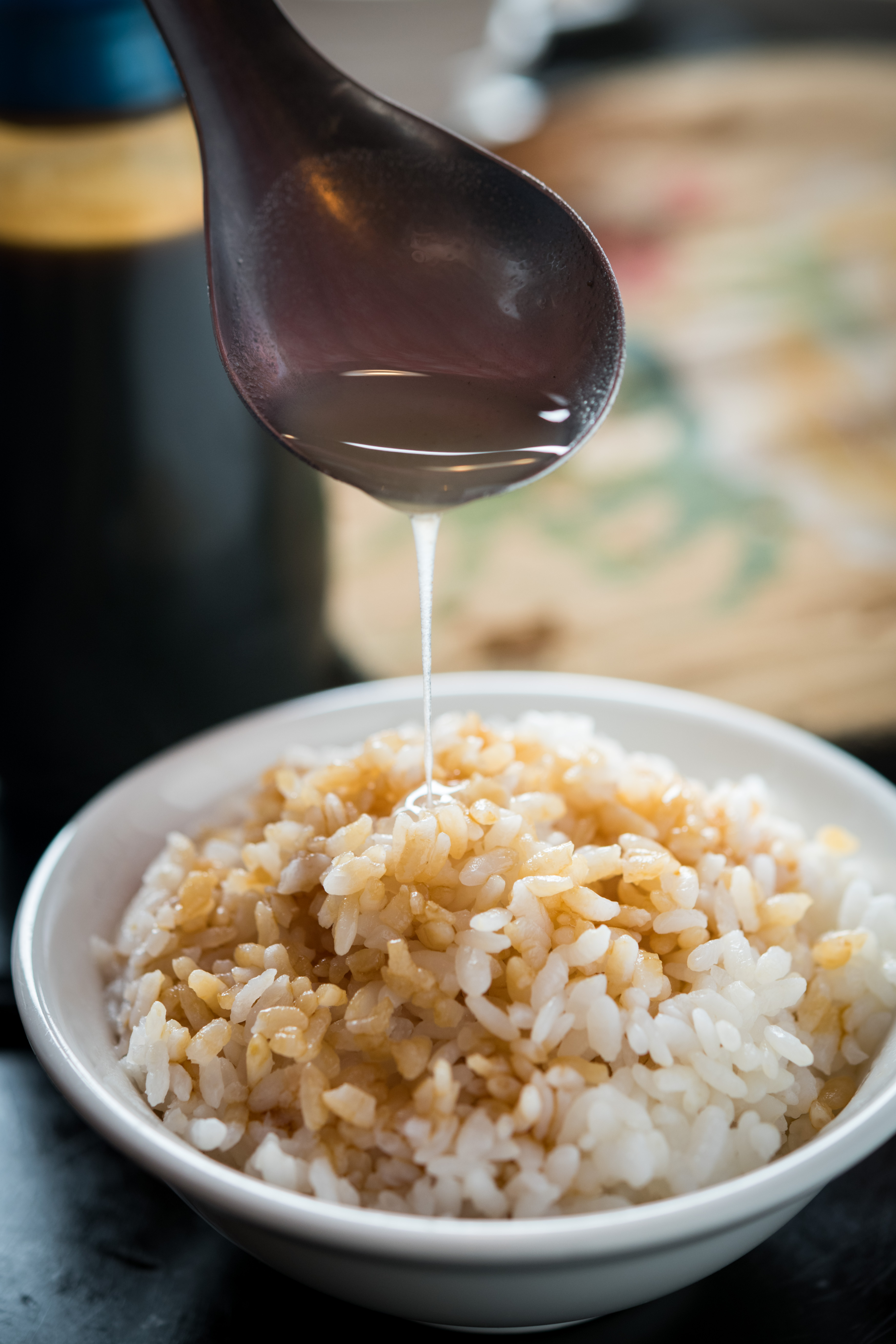 澆淋自製豬油和手工醬油的「豬油飯」，油潤滑口、醬香迷人。（15元／碗）