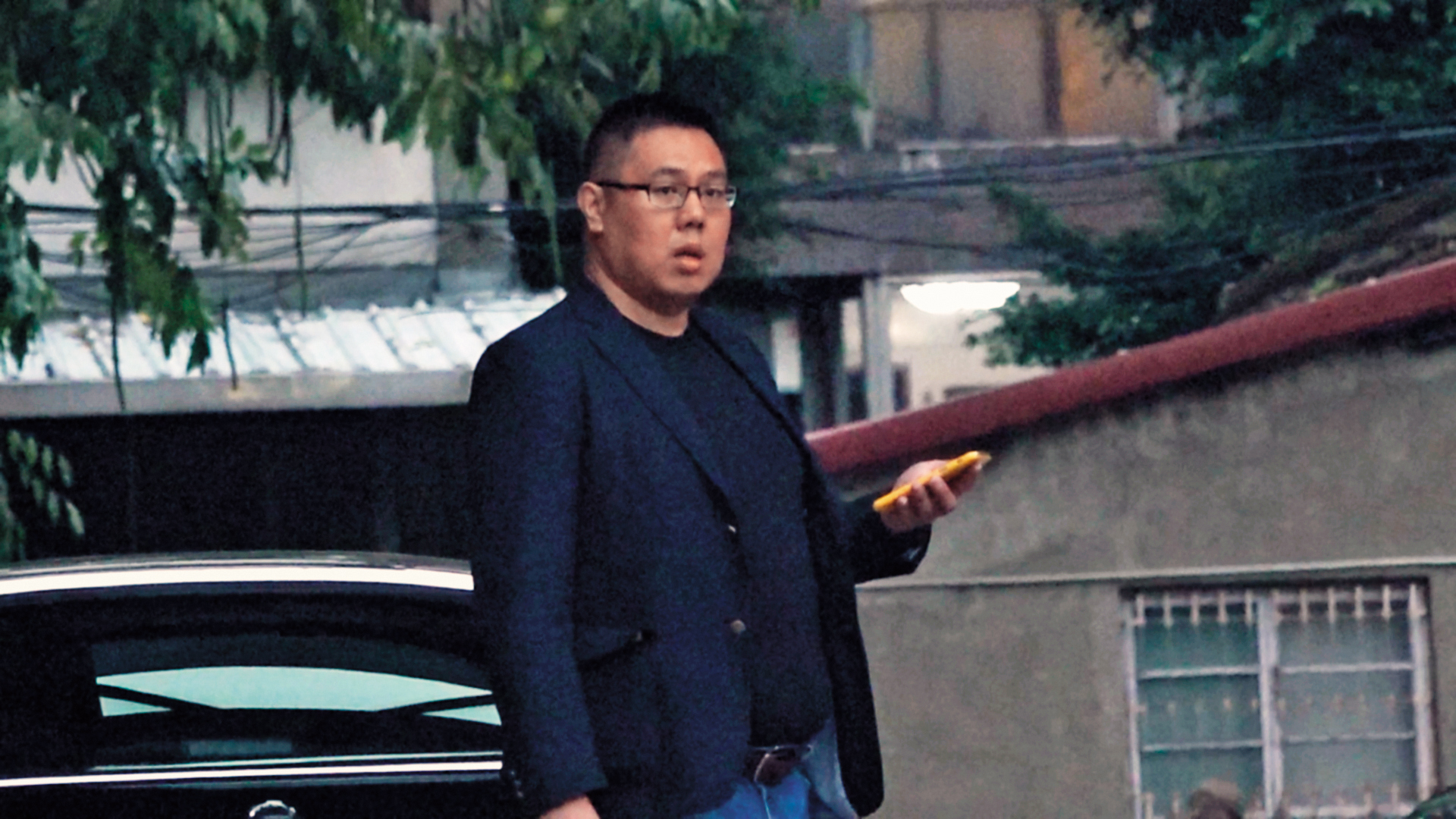 與高潞‧以用吃完宵夜，兩人一同返回台北會館，陳士章直到隔天中午都沒離開。