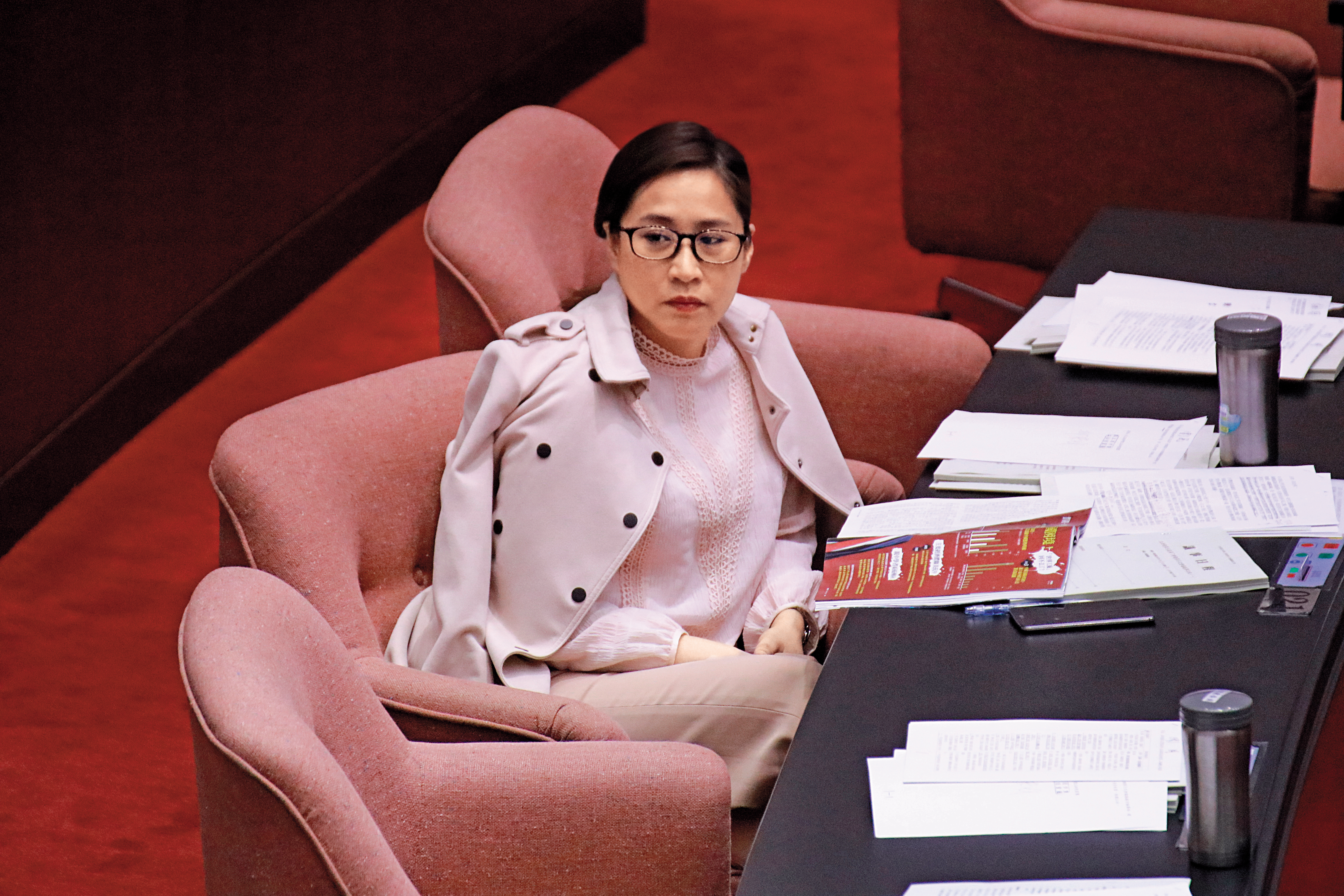 高潞‧以用吃完宵夜與陳士章一同返回台北會館，陳士章直到隔天中午都沒離開。