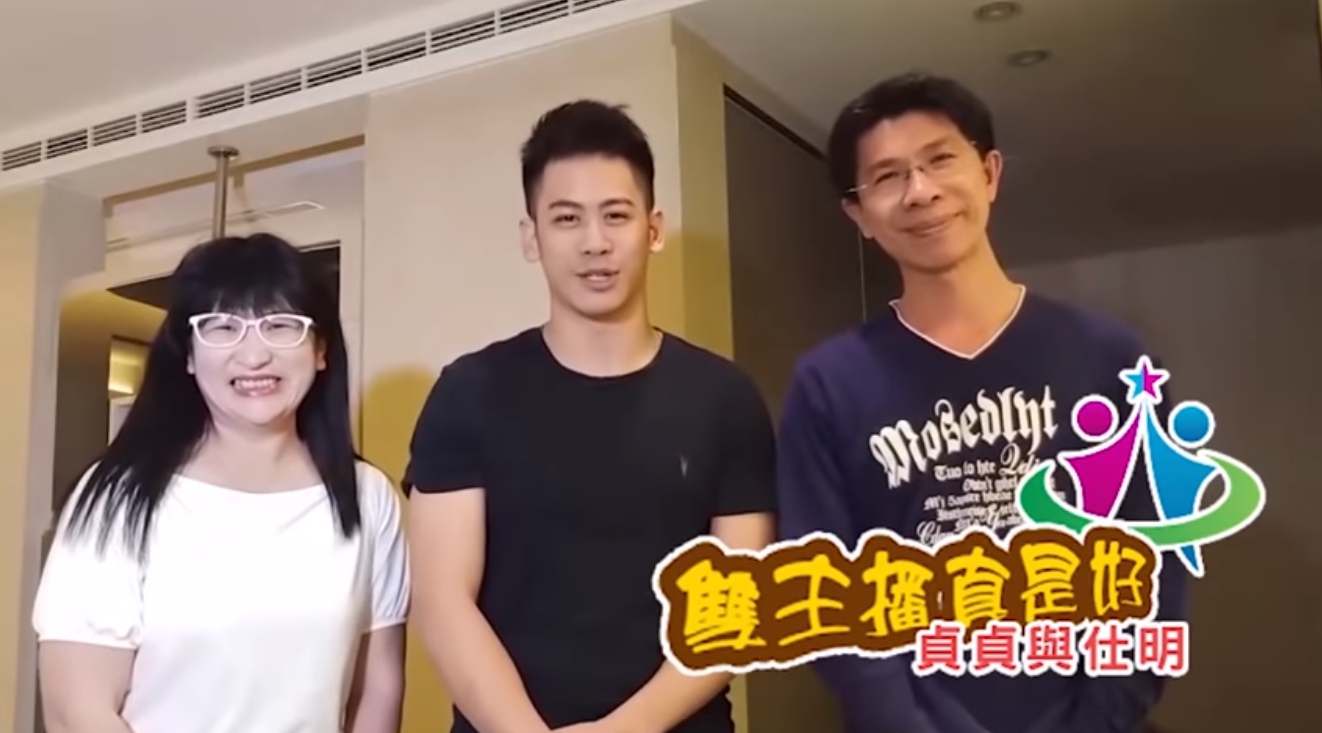 李淳在不知情的情況下，為反同雙主播站台，事後發澄清文。（翻攝自YouTube）