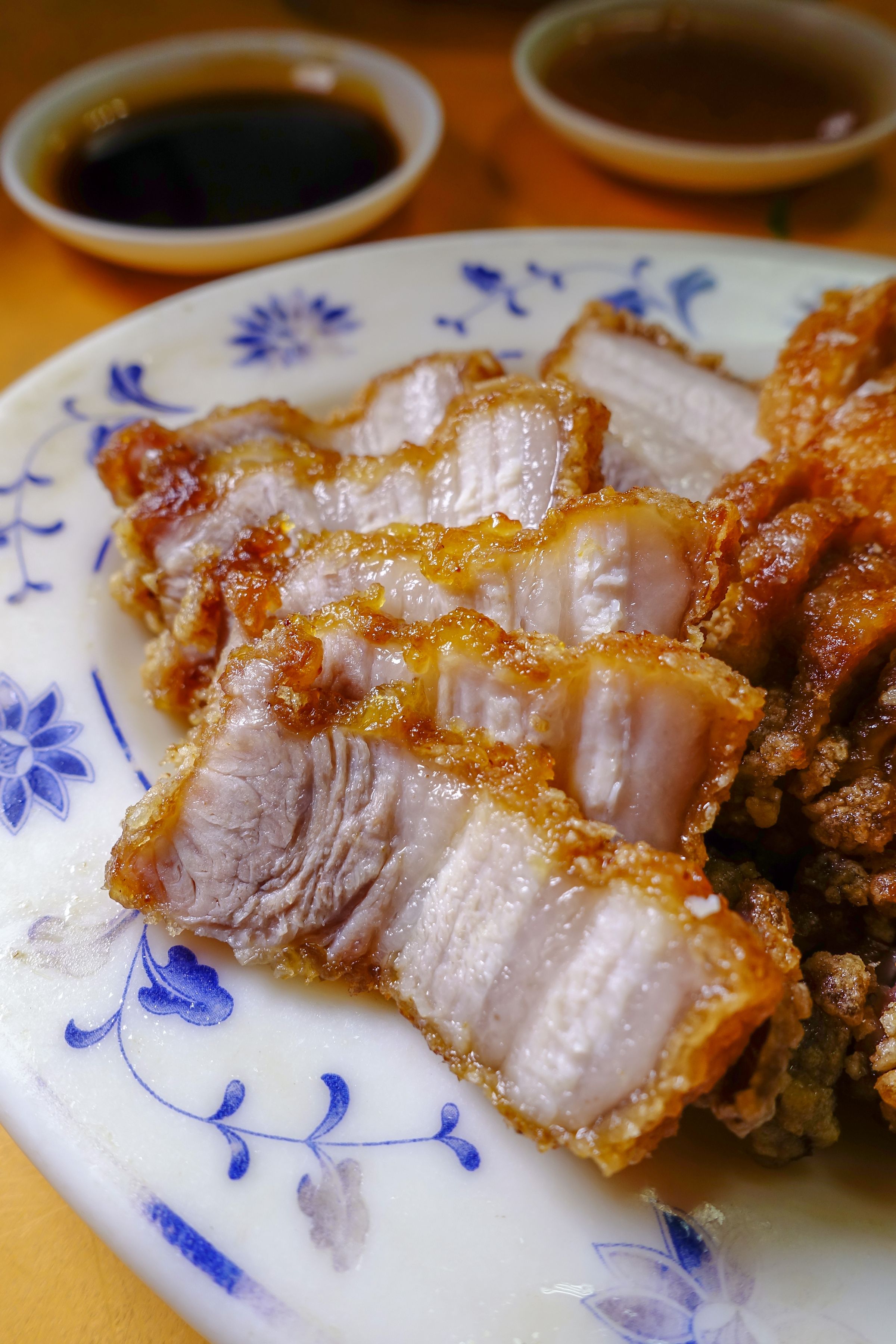 紅燒肉每桌必點，和油潤切仔麵很合拍。