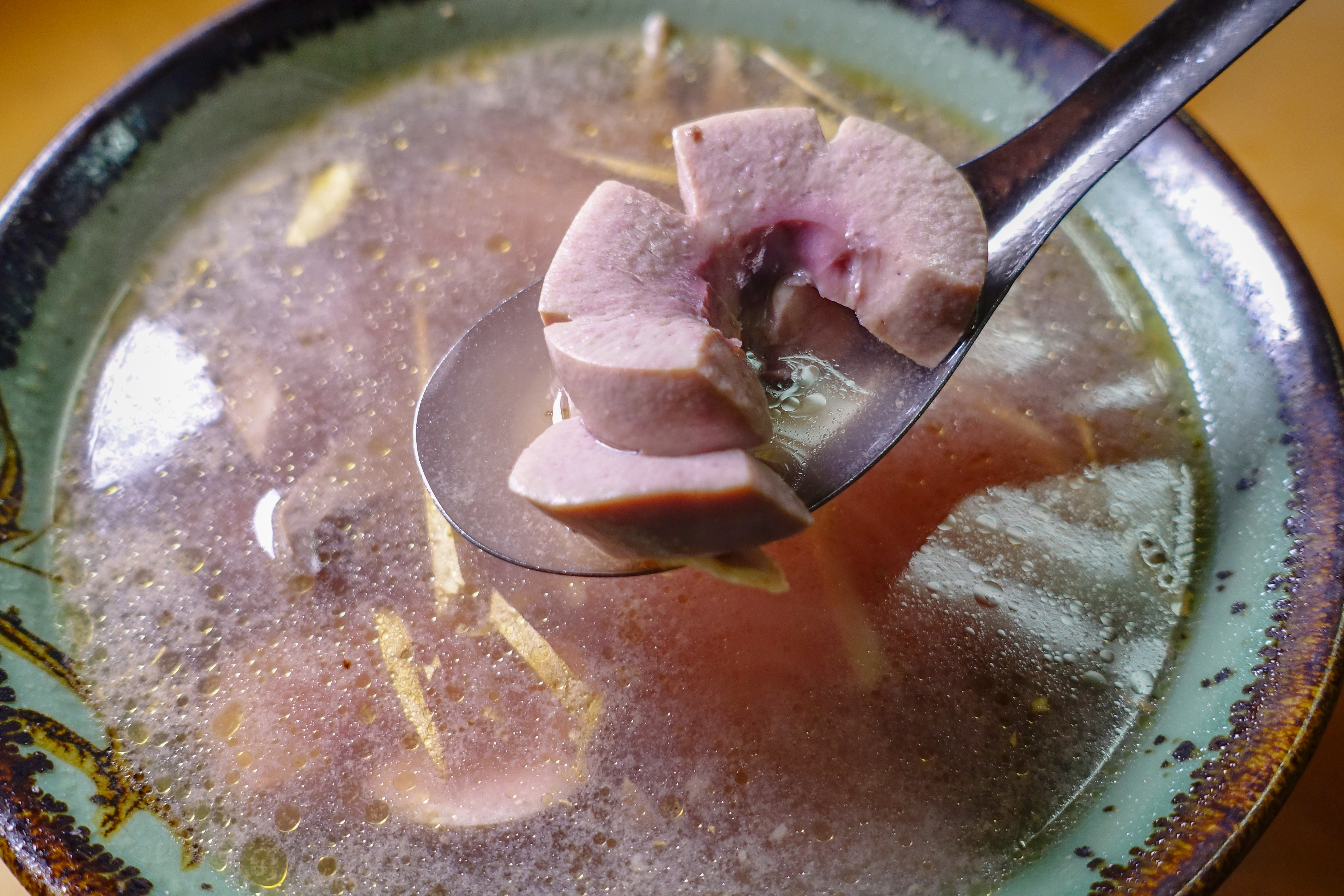 「腰只湯」爽脆無雜味。（120元／碗）