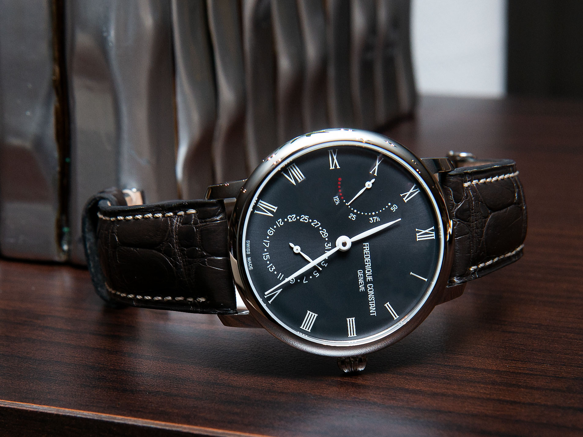 【BASELWORLD 2019】邁向第28枚自製機芯，康斯登Manufacture Slimline系列新作