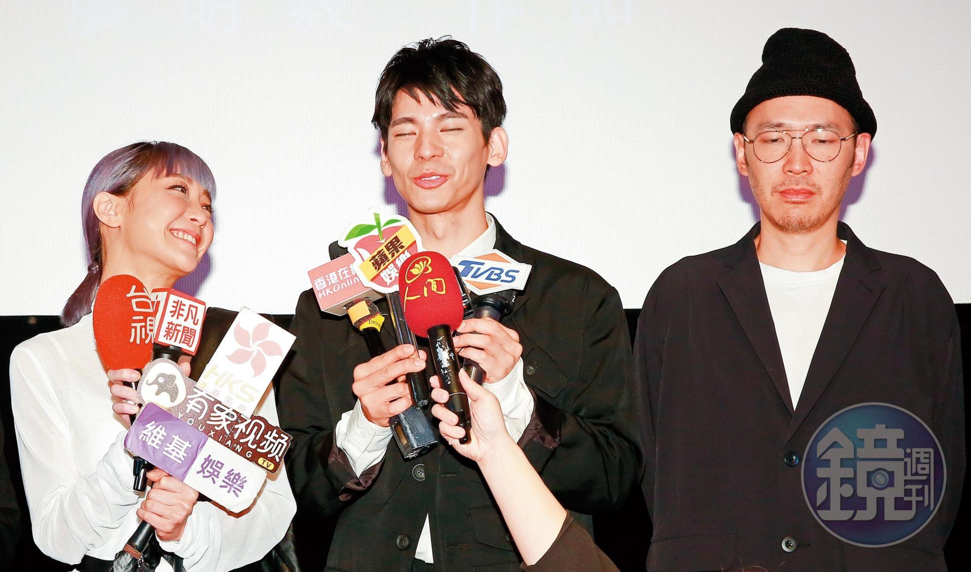 這廂謝欣穎（左）殷勤訪問林柏宏（中），林柏宏也使出一張爽臉；張少懷（右）完全沒進入他們倆的戲碼。
