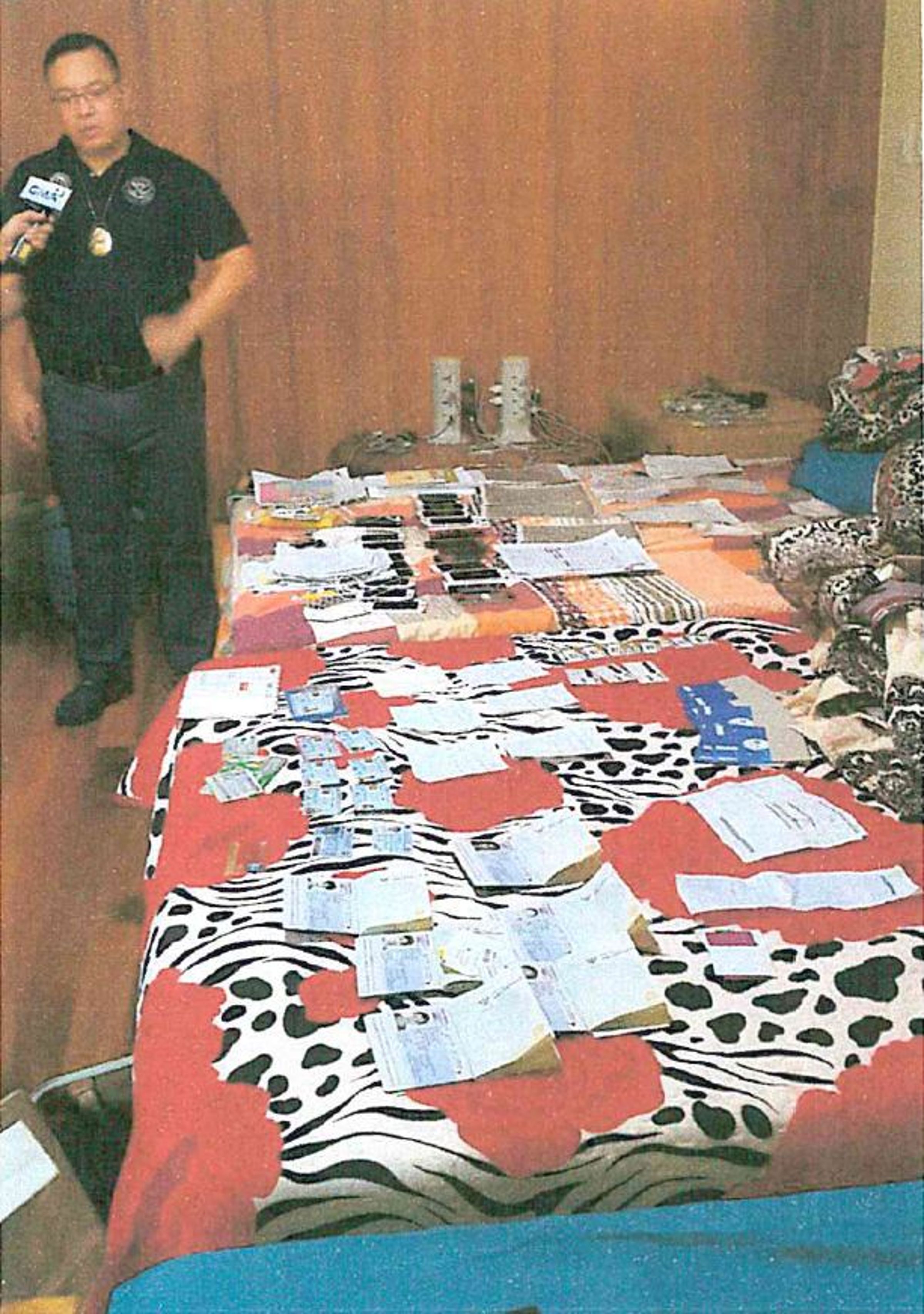 警方在現場查獲大量贓證物。（刑事局提供）