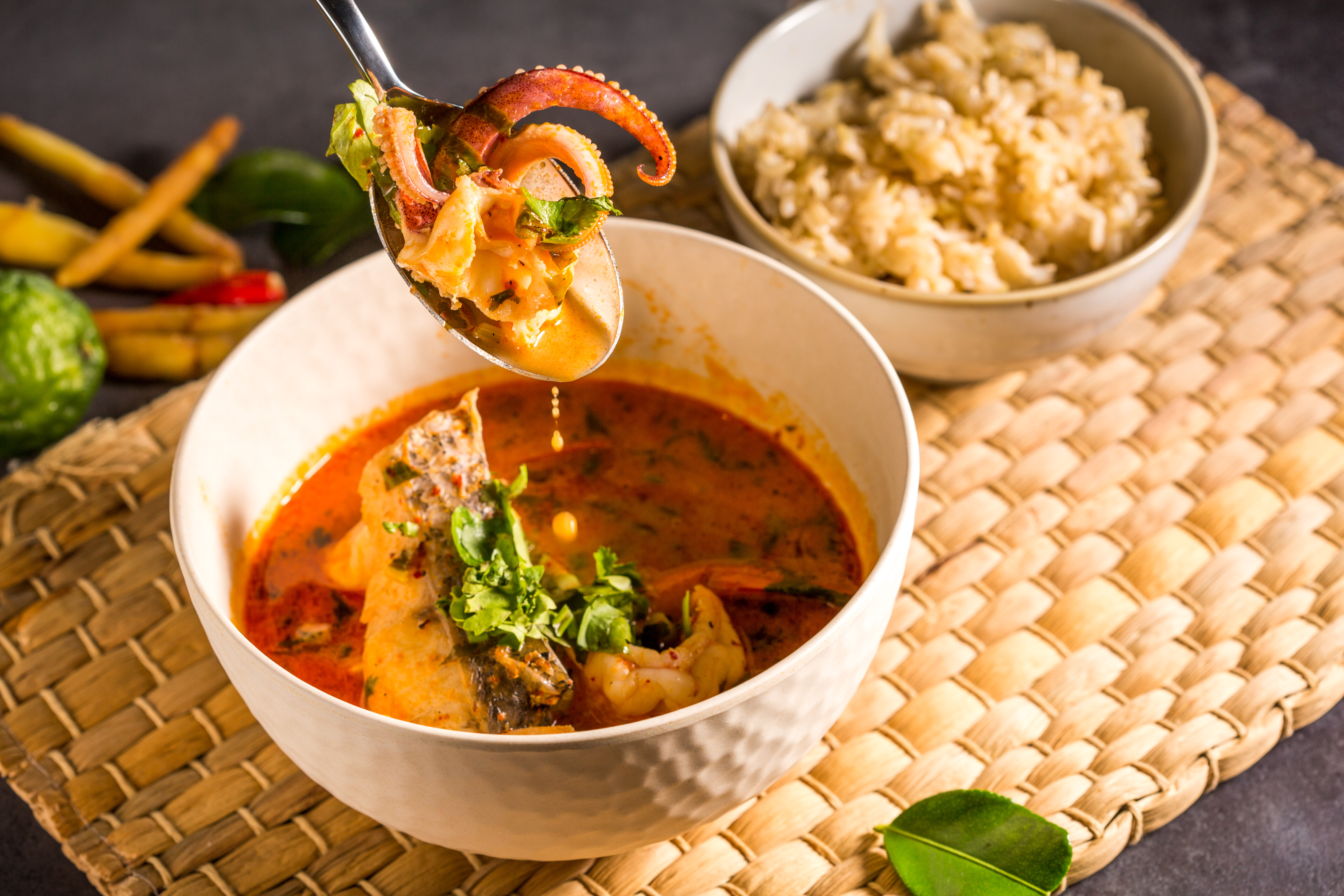 Sevganingiz uchun porno sovga: uchlik video Jamoat transportida külotsiz porno suratlar