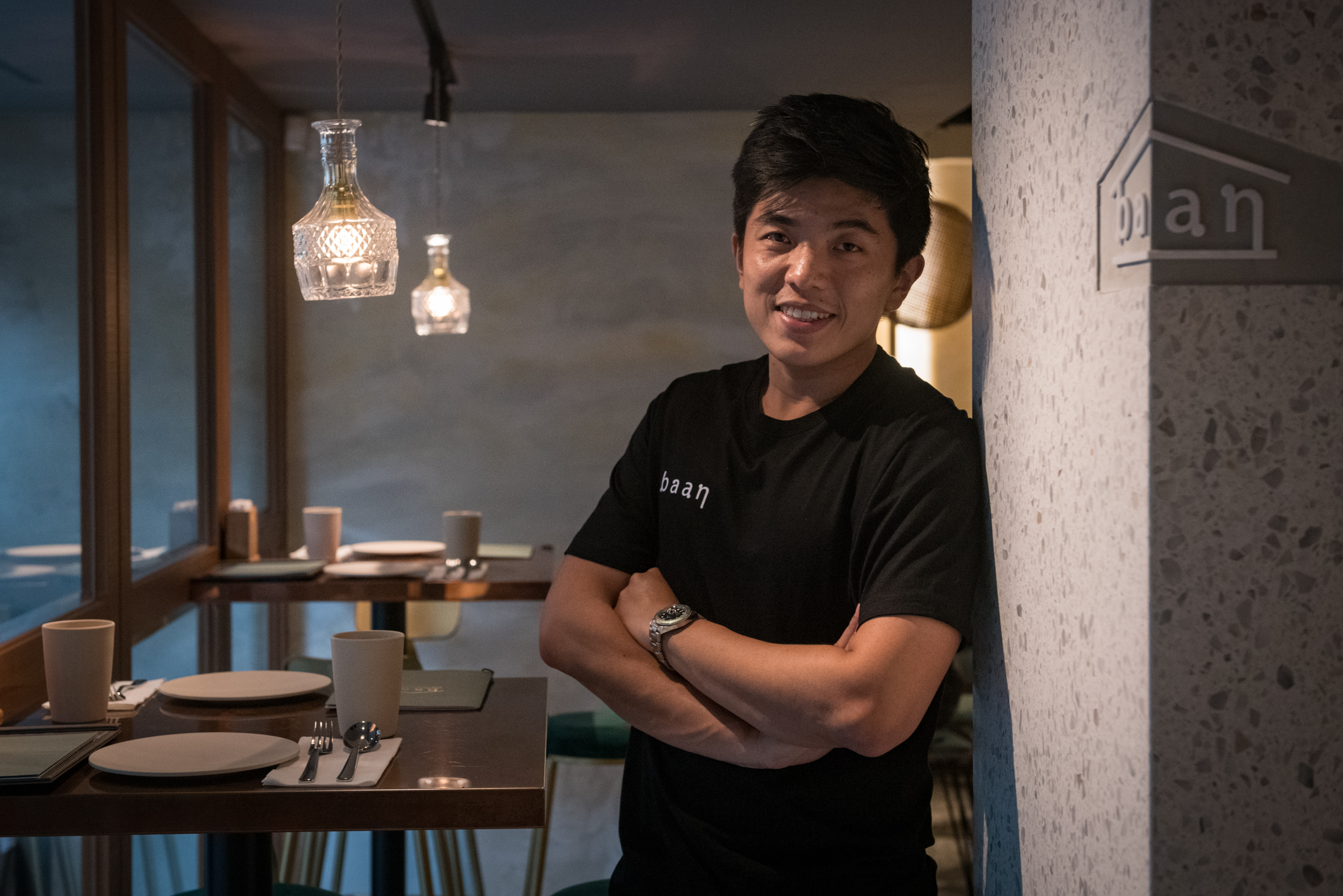 Chef Ton是泰國知名的主廚，旗下的Le Du有米其林一星、亞洲最佳餐廳第20名。