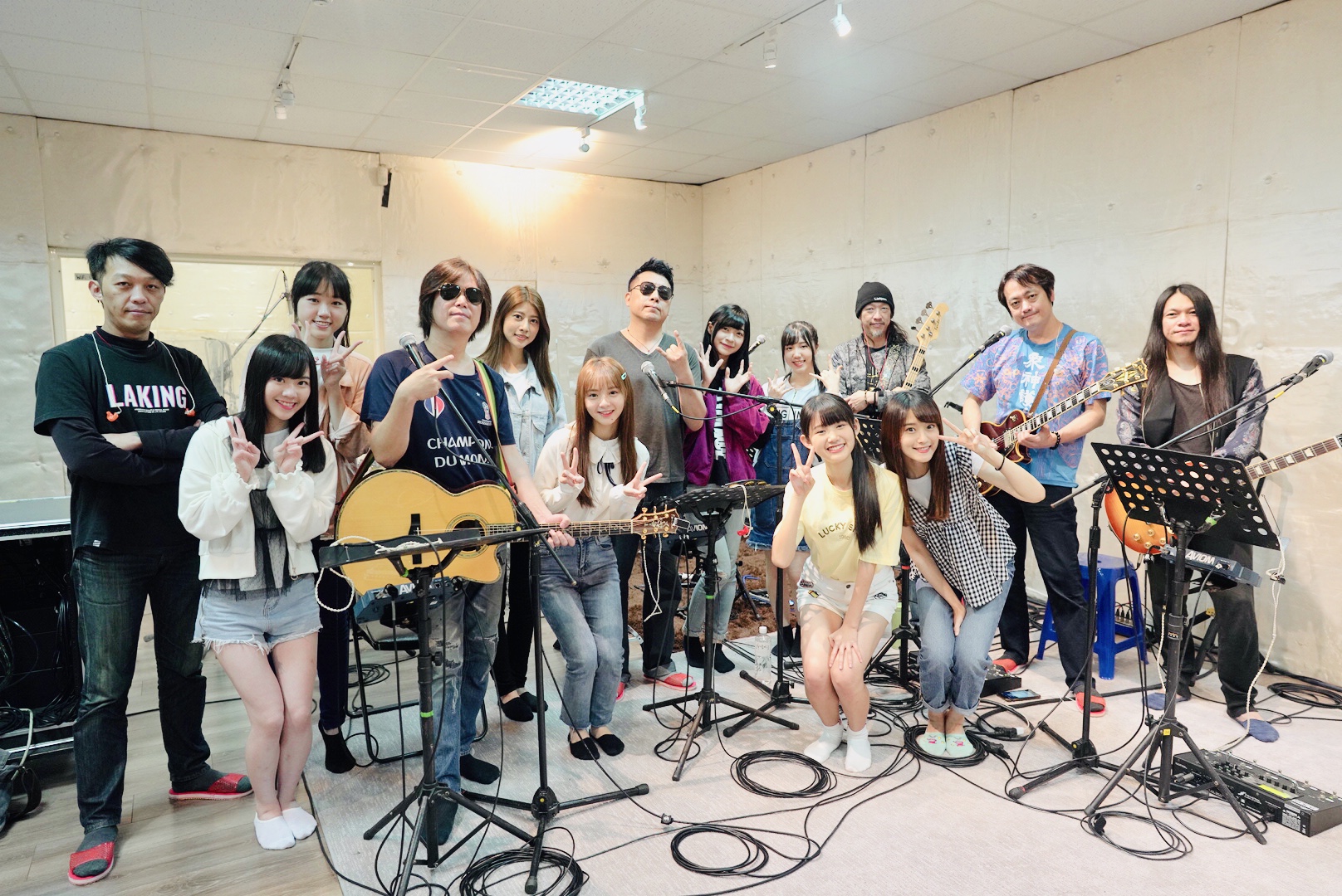 董事長樂團與女團AKB48 Team TP為演唱會合體彩排，遇上大地震老神在在。（寬宏藝術提供）