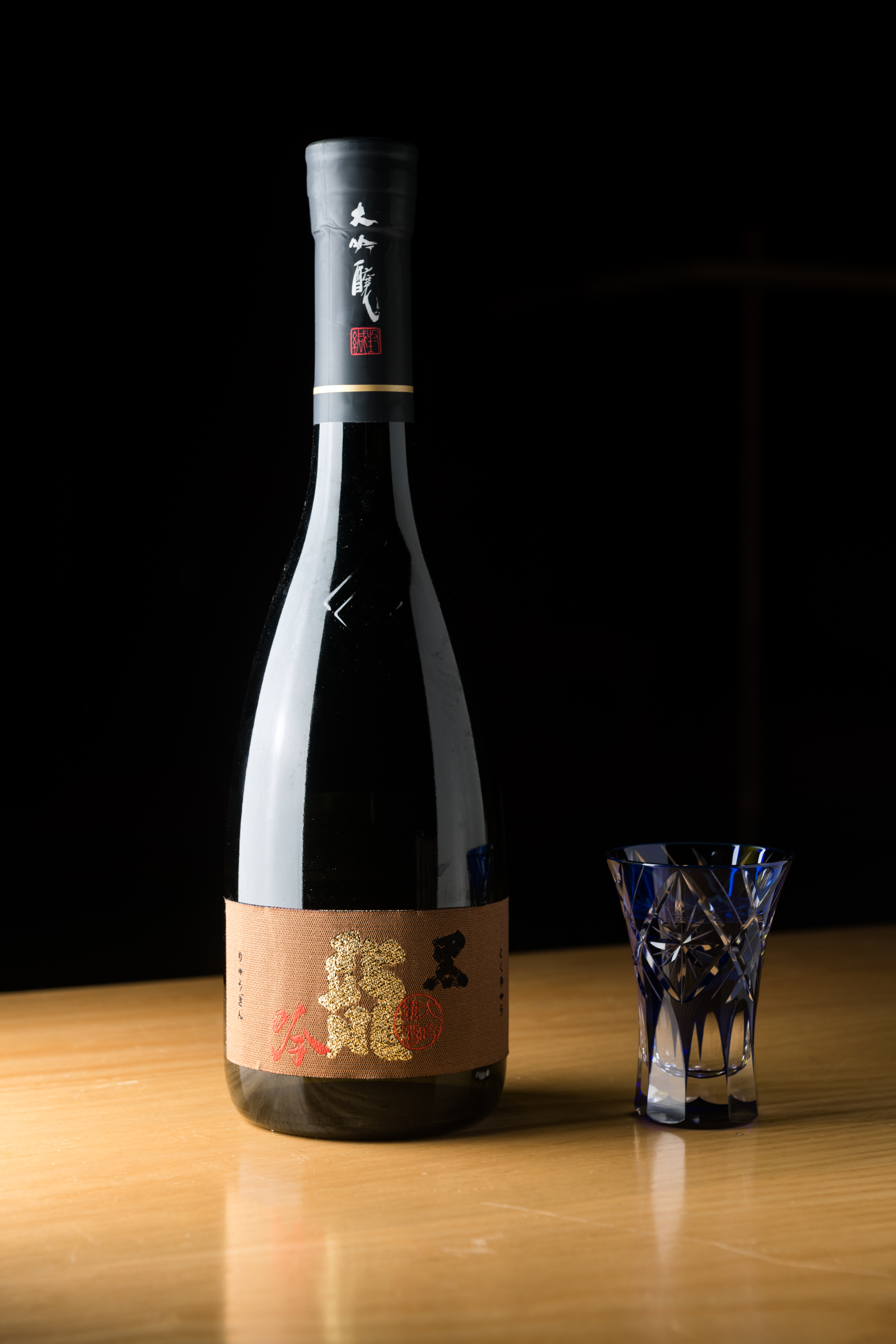 「黑龍吟大吟釀」是喝了不易膩的辛口爽酒類型。（800元／杯、7,200元／瓶）