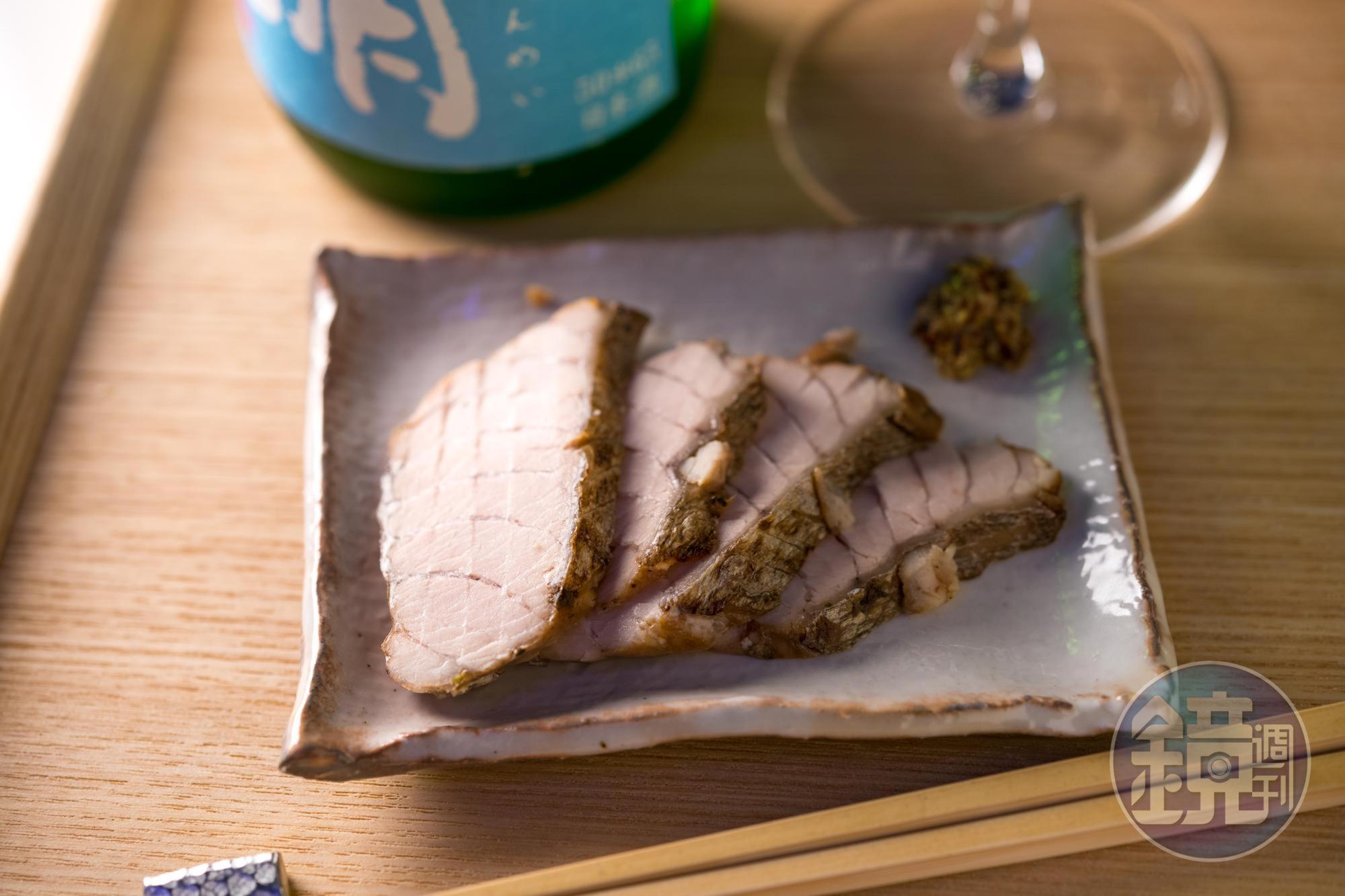 「鮪魚肚香草燒」是「山花日本料理」的阿田師特地為Sakebono設計的下酒菜。(80元/份)