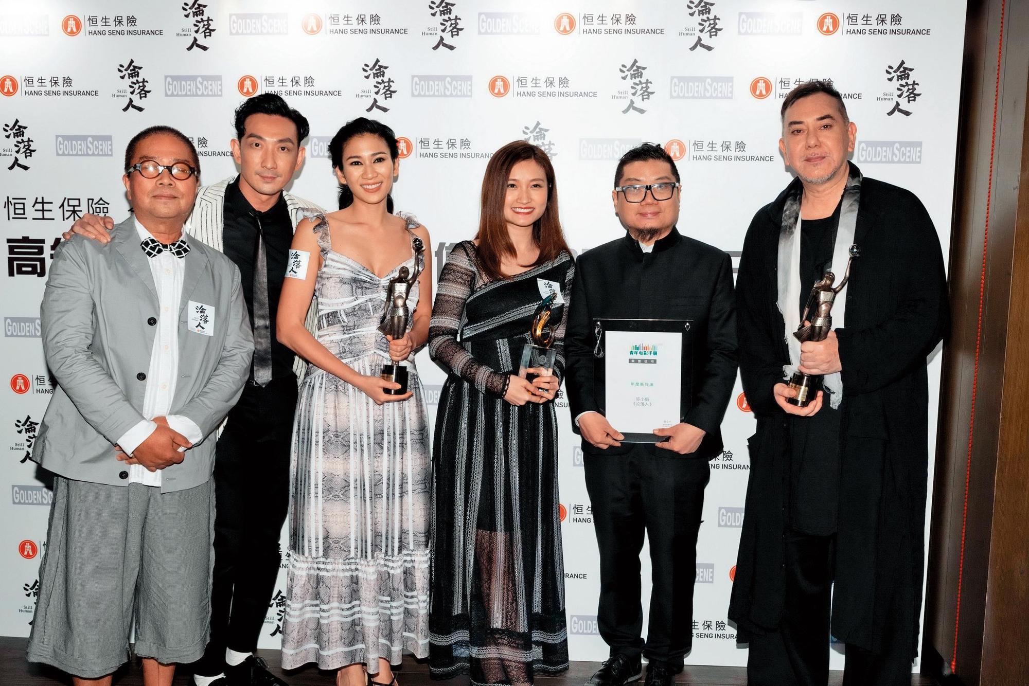 《淪落人》在香港電影金像獎拿下3座獎,監製陳果(左起)、演員李燦森、Crisel Consunji、導演陳小娟與黃秋生(右一)出席慶功宴。(甲上提供)