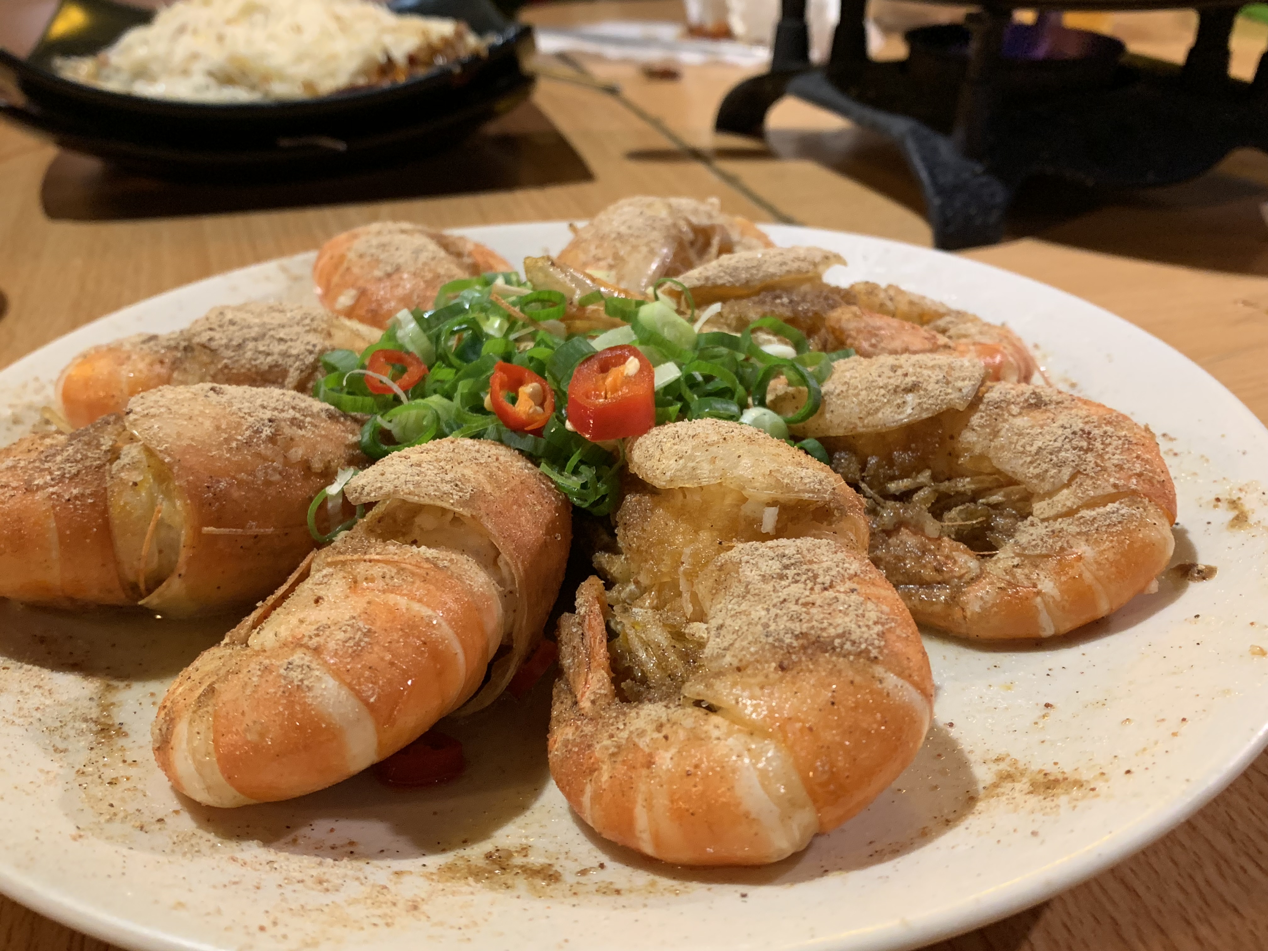 「山上湖胡椒蝦」提供12種泰國蝦料理選擇。