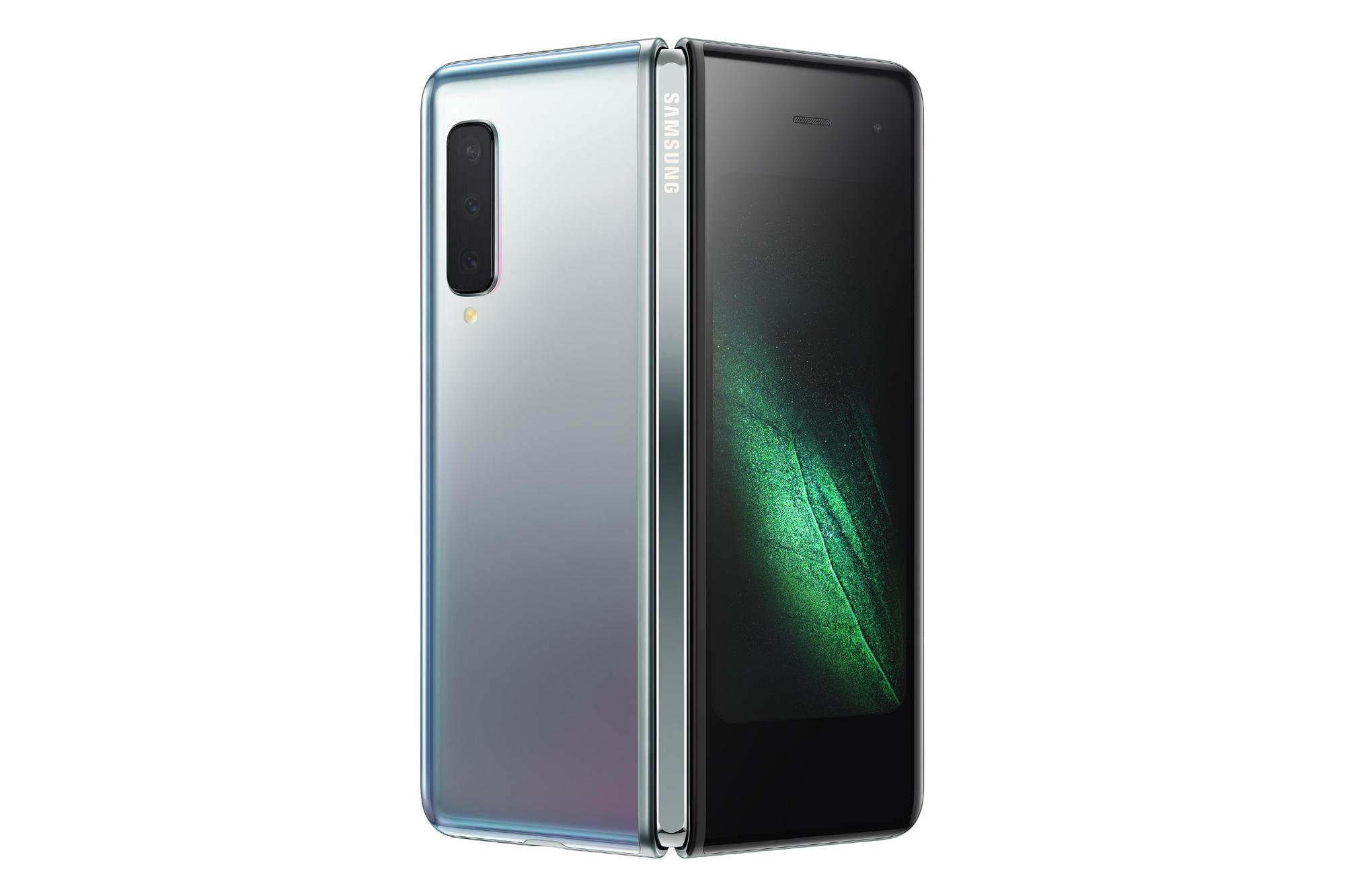 三星折疊螢幕手機Galaxy Fold出師不利,因螢幕出包上市喊卡。(業者提供)