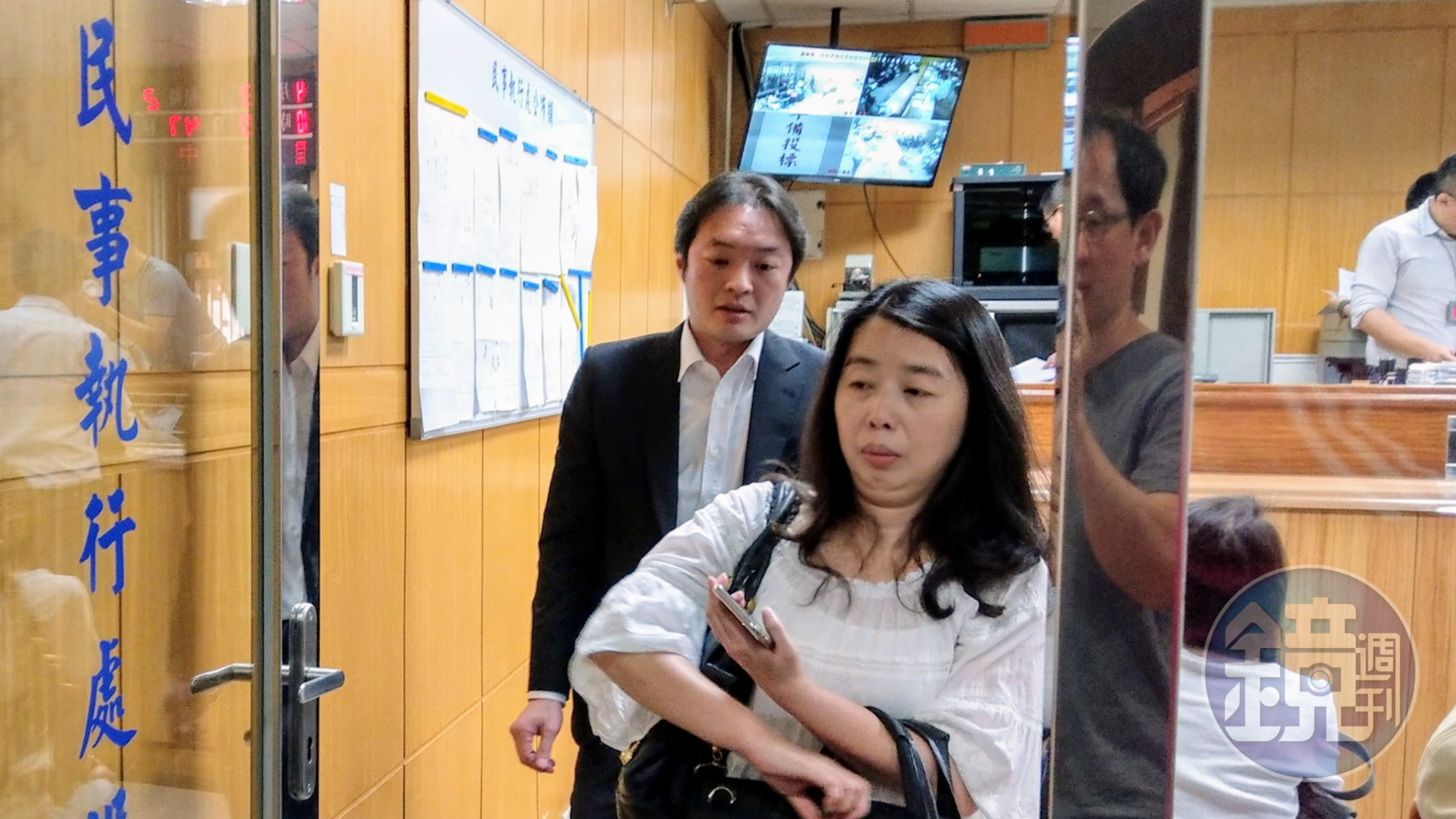 全聯董事長林敏雄，派出兒子林弘人投標D3土地，以元利建設名義擊敗龍巖建設李世聰。