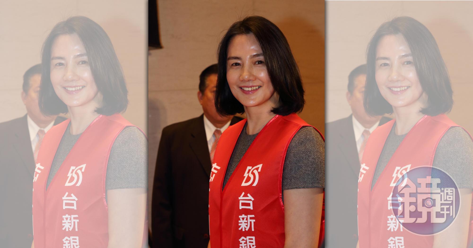彭雪芬過去僅在台新擔任文化藝術基金會董事，直到2016年才擔任新光金董事。