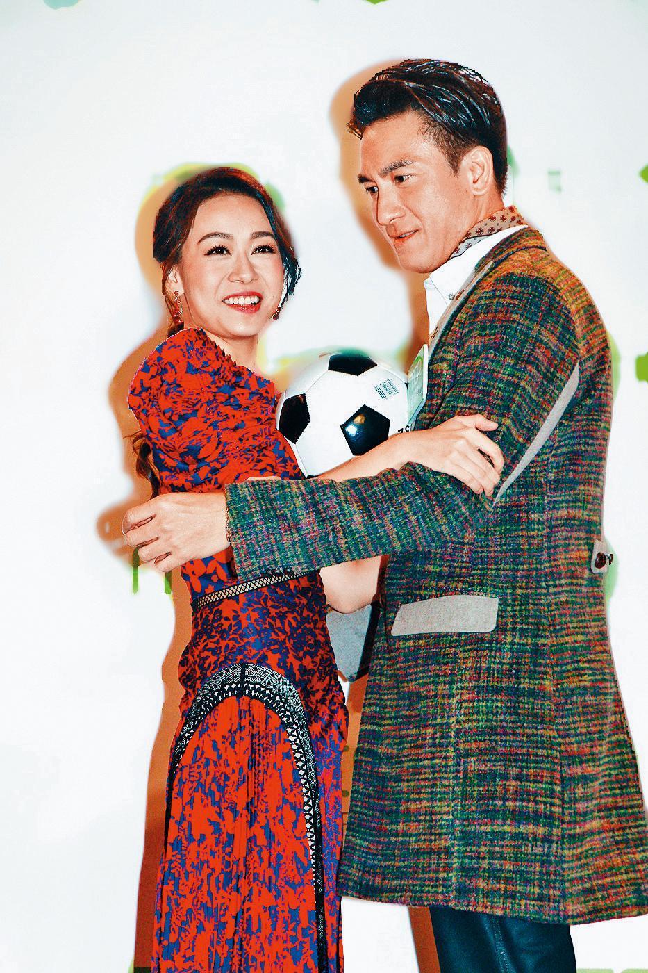 黃心穎（左）的演藝事業遭到香港全面封殺，演藝事業幾乎全毀。右為馬國明。（東方IC）