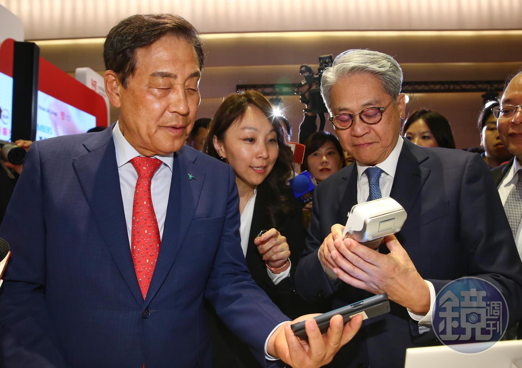 吳東亮說推出韓亞電子錢包的跨境使用，對台灣金融市場是重要的里程碑。