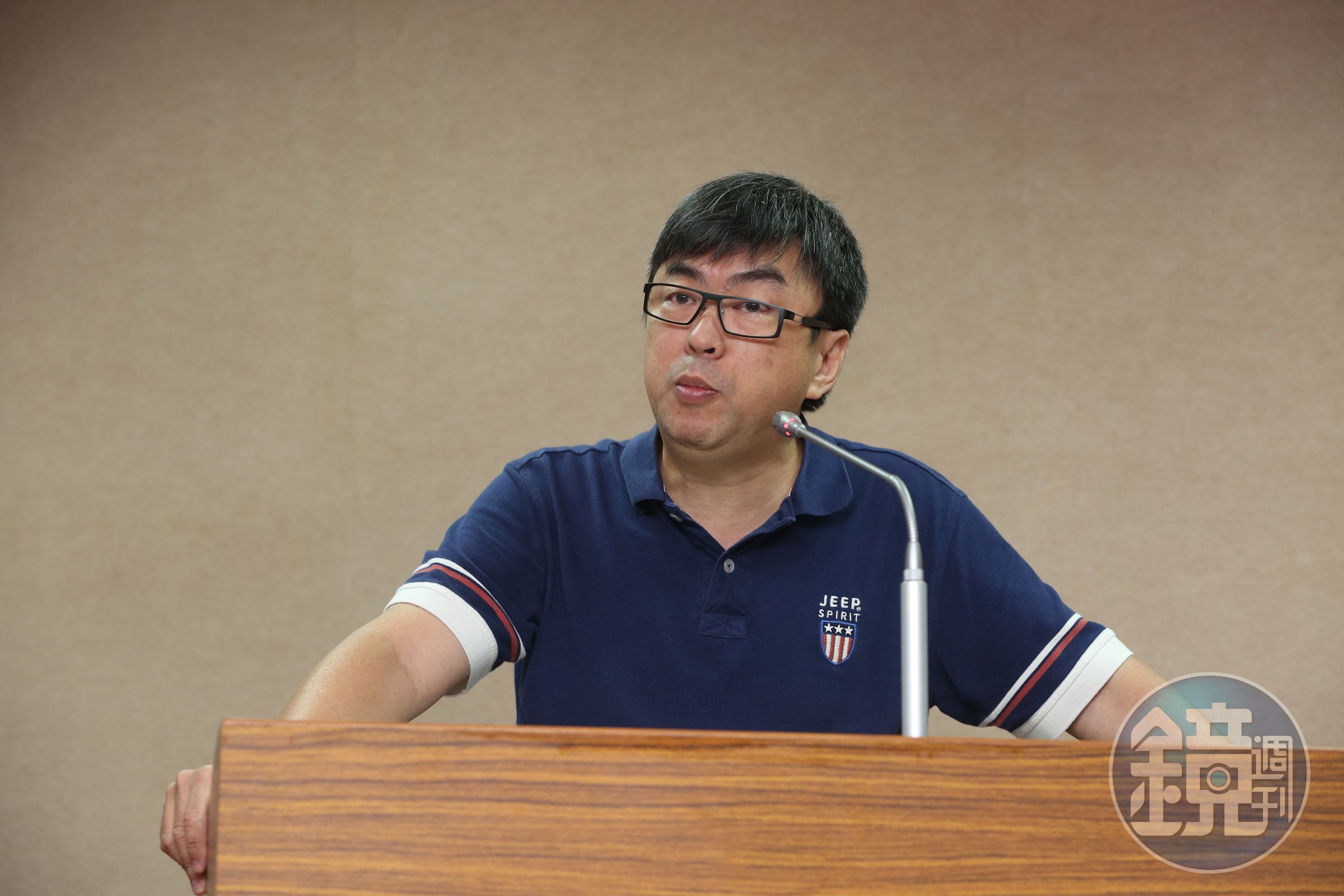民進黨中評會今通過對跑票的3位黨籍台南市議員停權1年6個月處分，讓民進黨立委段宜康不滿。