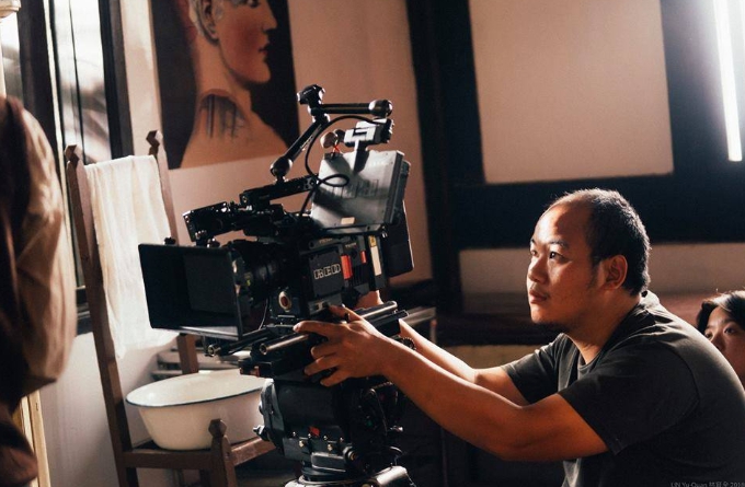 《日據時代的十種生存法則》是全台第一部使用每日租金近5萬元的RED MONSTRO 8K全片幅攝影機的戲劇。（翻攝自ZEISS Cinematography臉書）