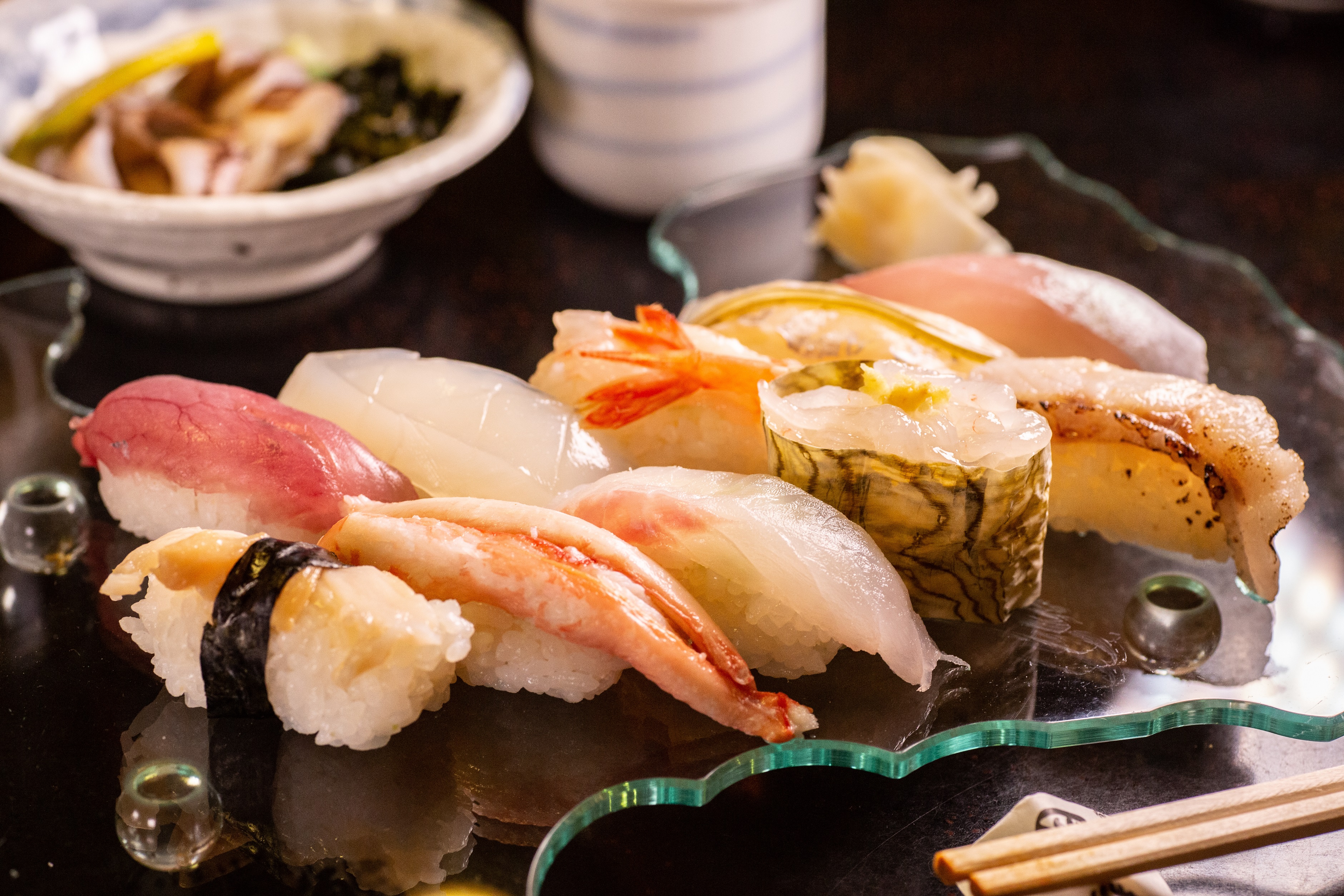 「江戶前壽司正」的「富山灣鮨」套餐，可同時能品嘗到10種富山灣海鮮壽司。