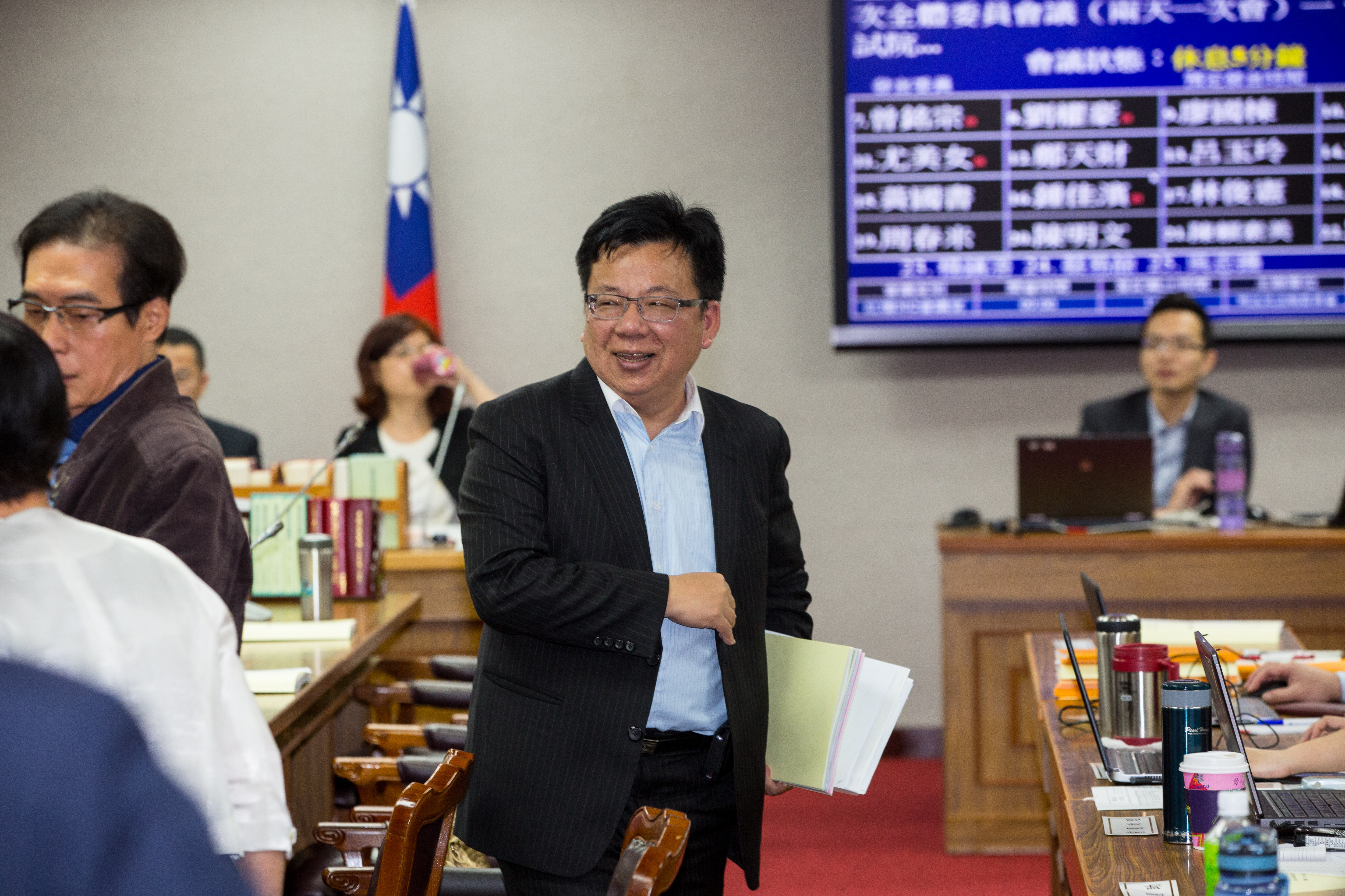 民進黨嘉義市立委初選李俊俋爆冷出局。